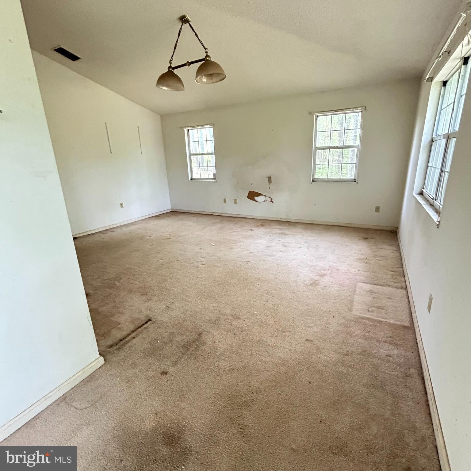 ANDREWS TAVERN - Residential