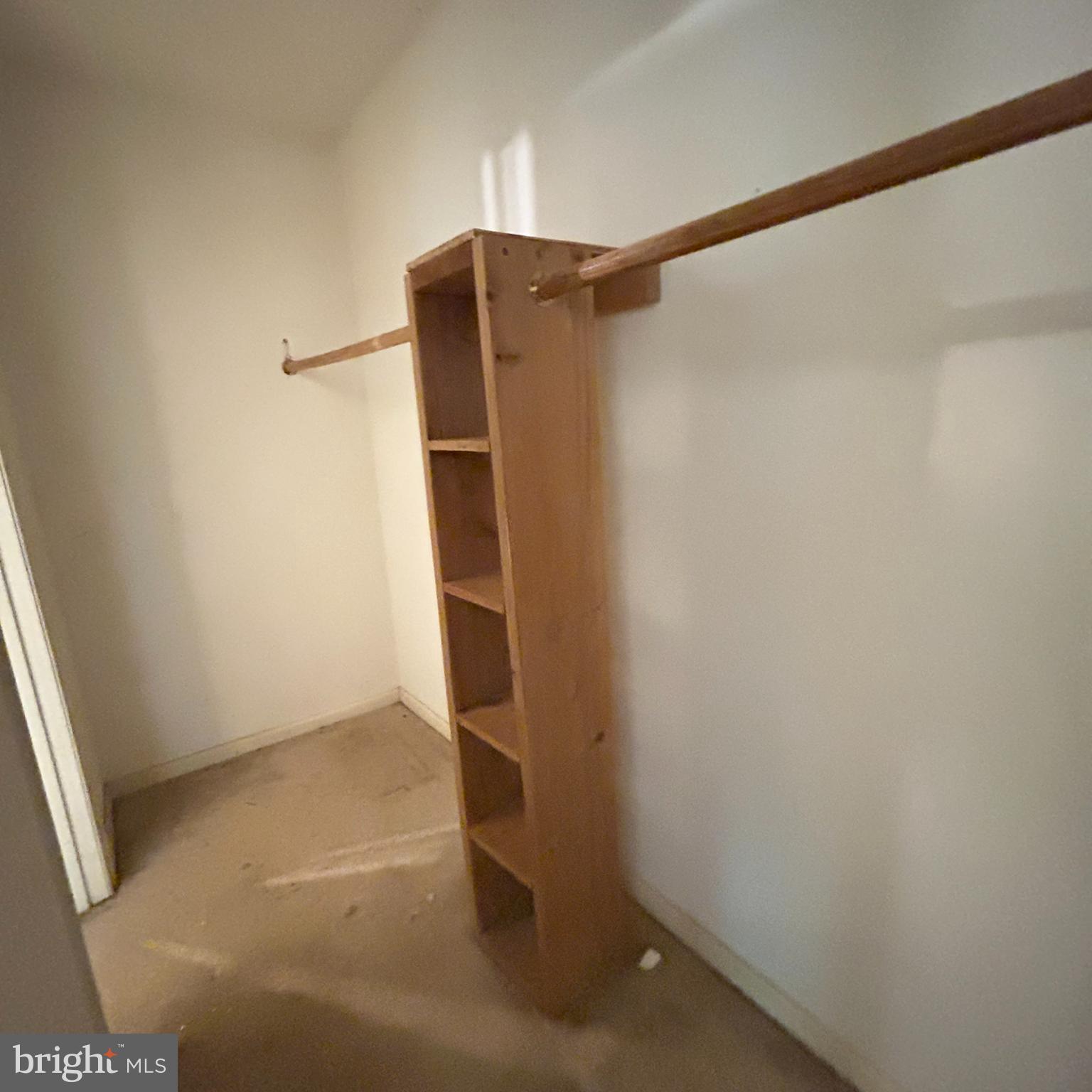 ANDREWS TAVERN - Residential