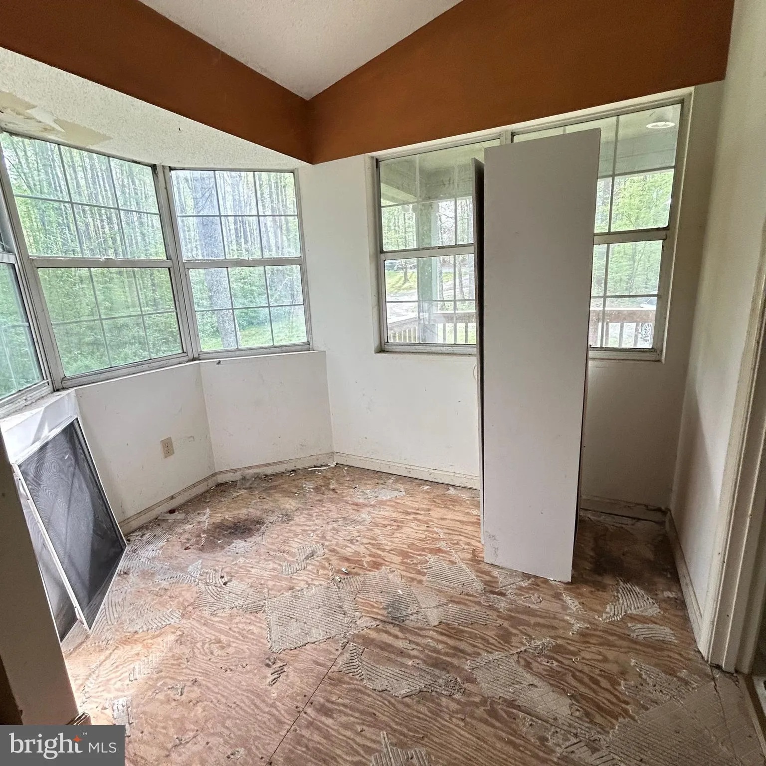 Spotsylvania, Virginia 22551, United States, 3 Bedrooms Bedrooms, ,2 BathroomsBathrooms,Residential,Pending,115654