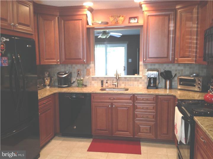 CANTERBURY WOODS - Residential Lease