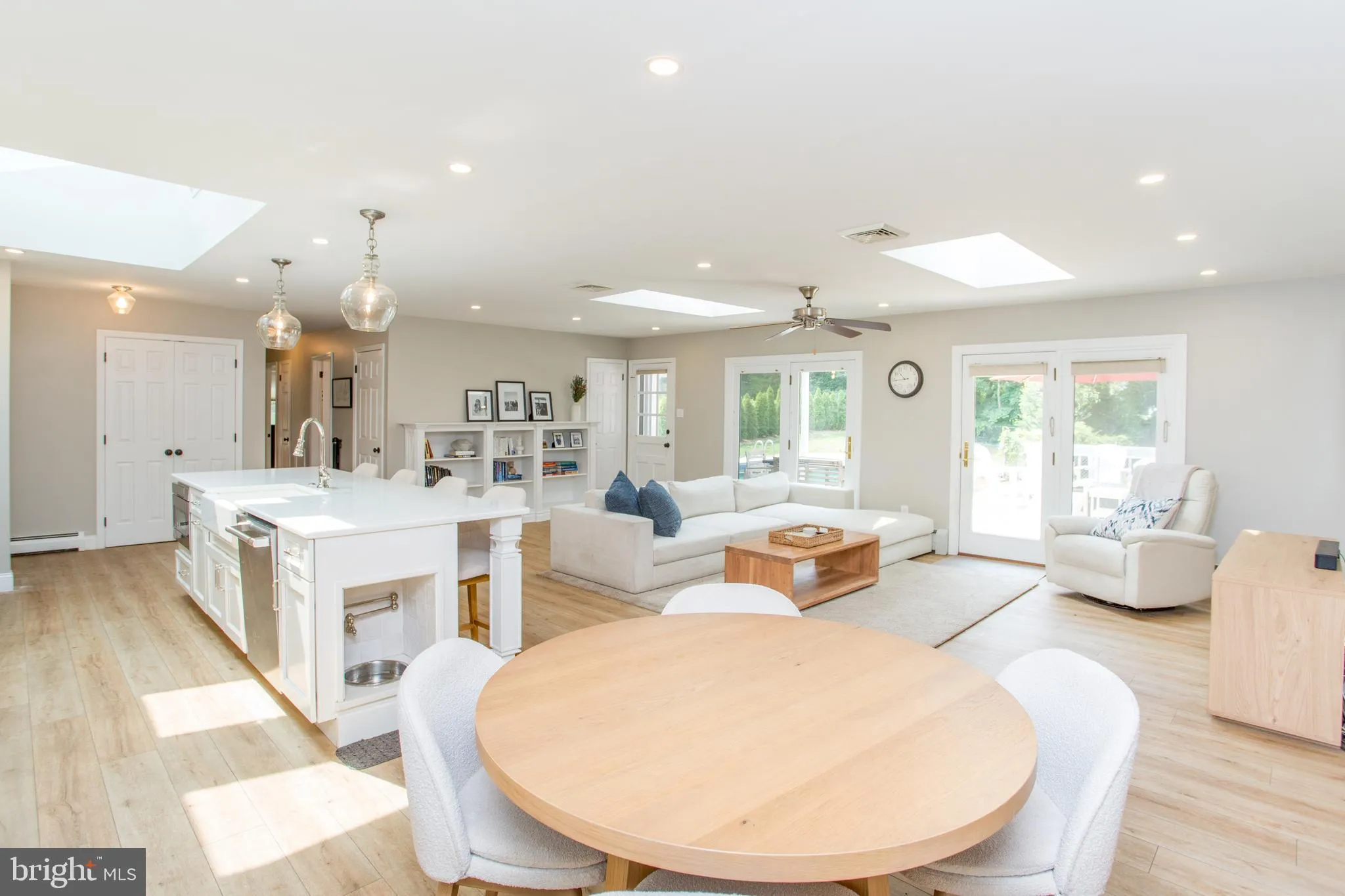 Doylestown, Pennsylvania 18901, United States, 3 Bedrooms Bedrooms, ,3 BathroomsBathrooms,Residential,Contingent,149637