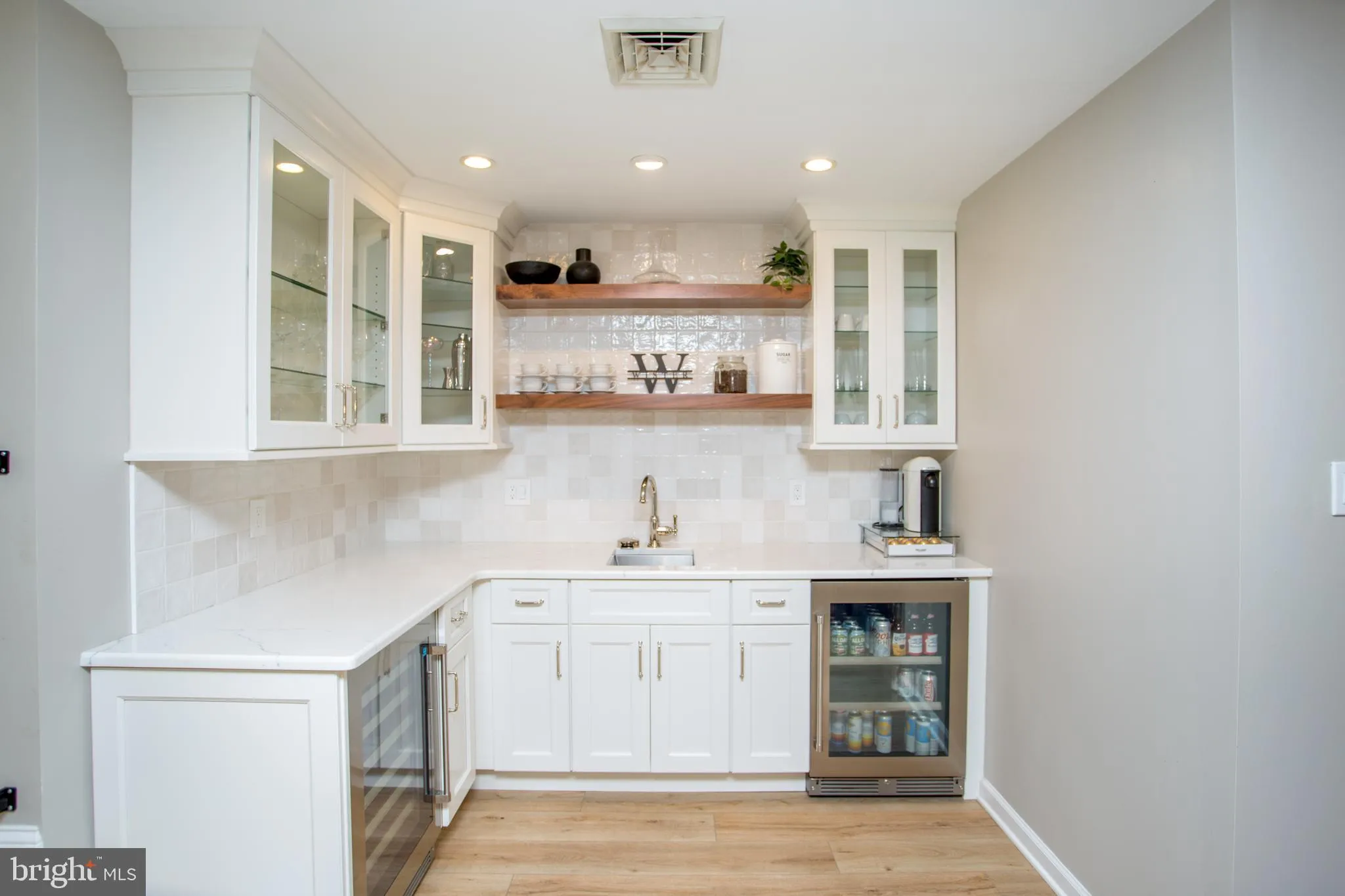 Doylestown, Pennsylvania 18901, United States, 3 Bedrooms Bedrooms, ,3 BathroomsBathrooms,Residential,Contingent,149637