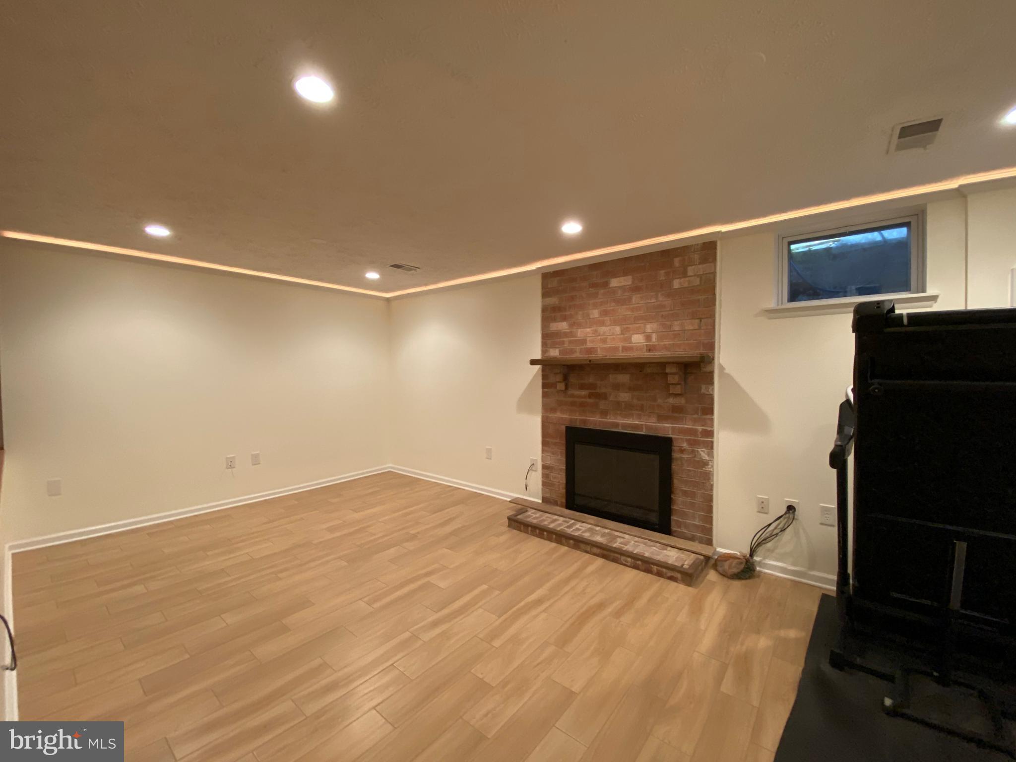 THE VILLAGE PARK - Residential Lease