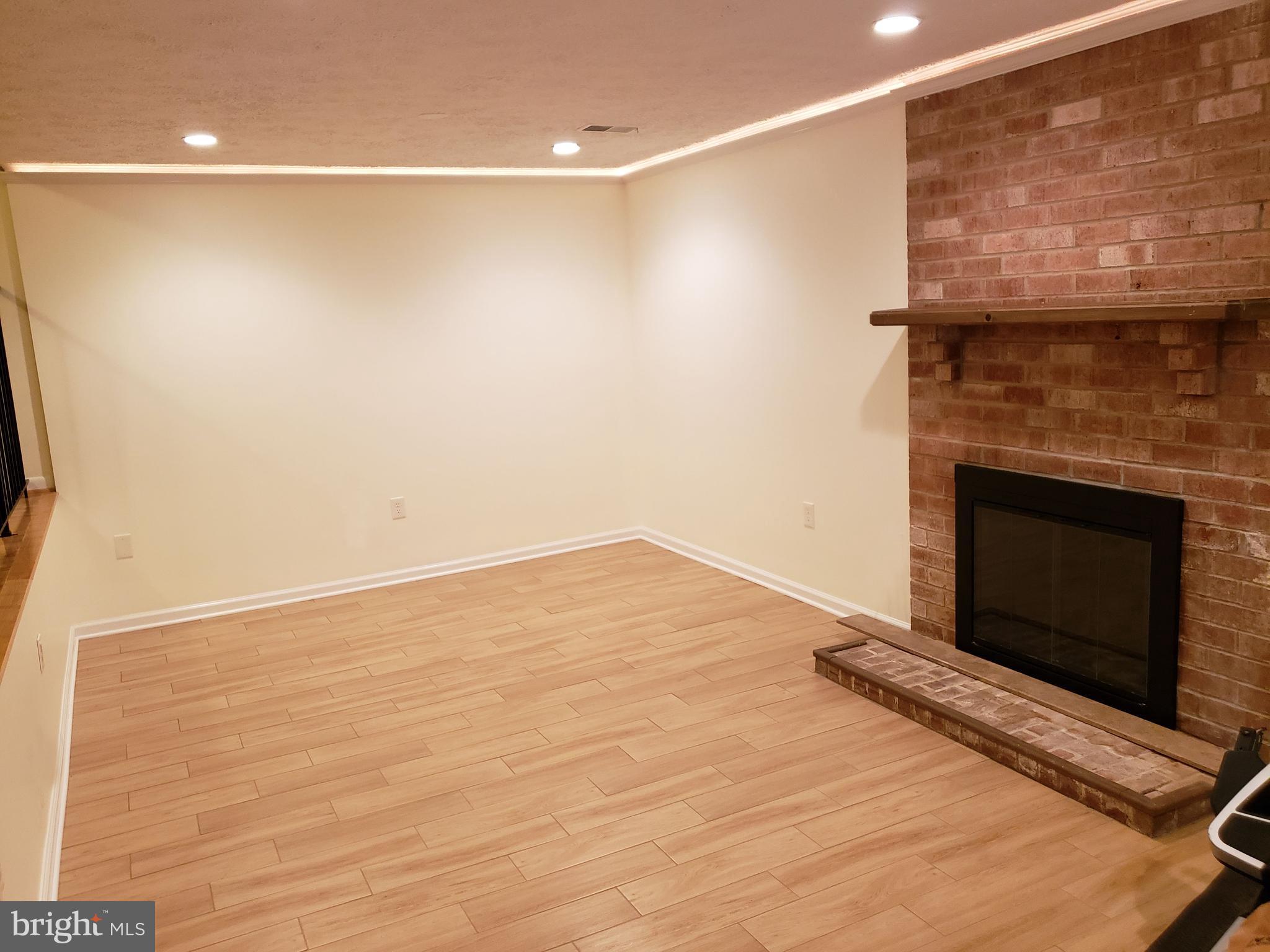 THE VILLAGE PARK - Residential Lease