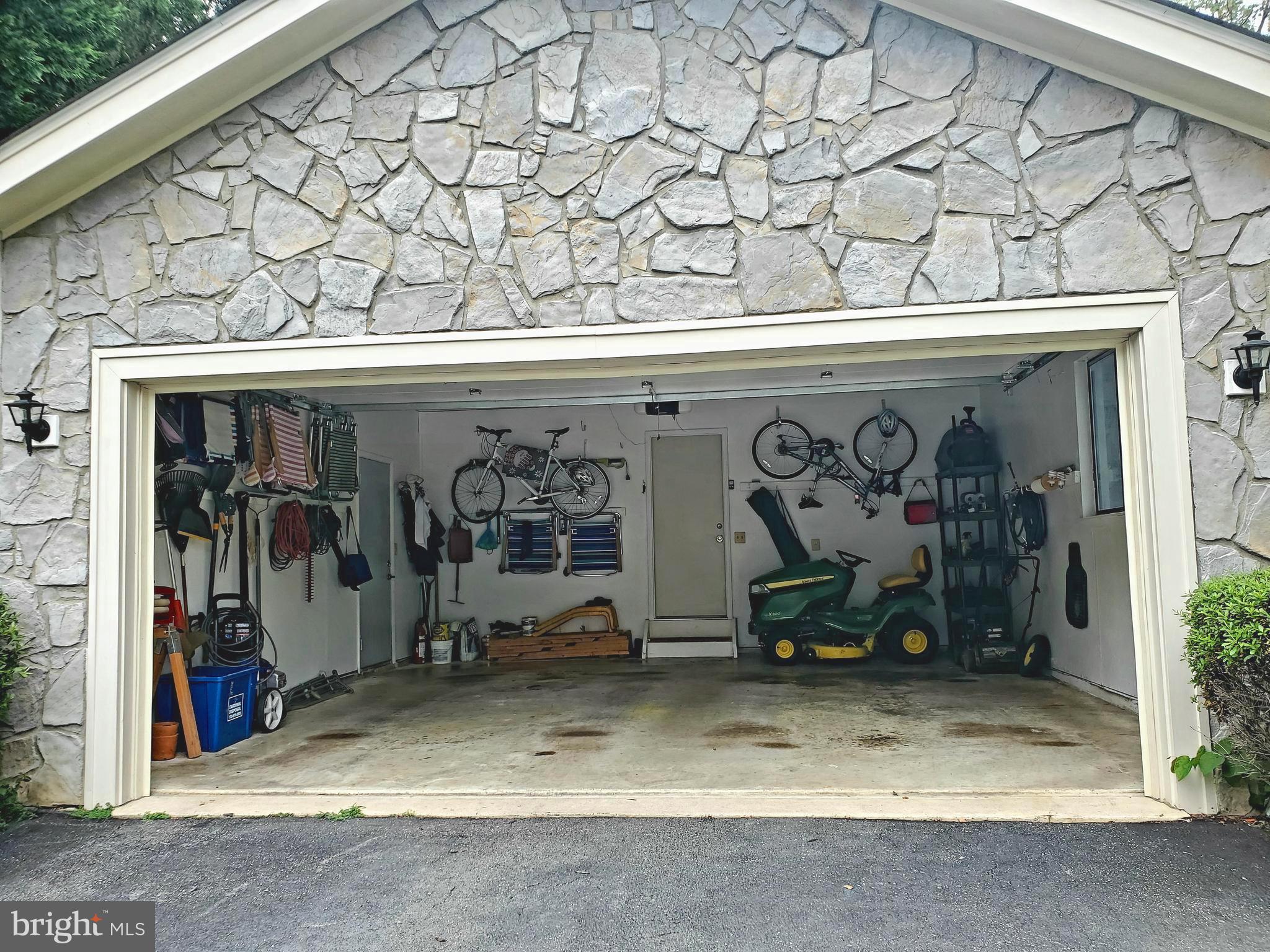 SEQUOIA ESTATES - Residential