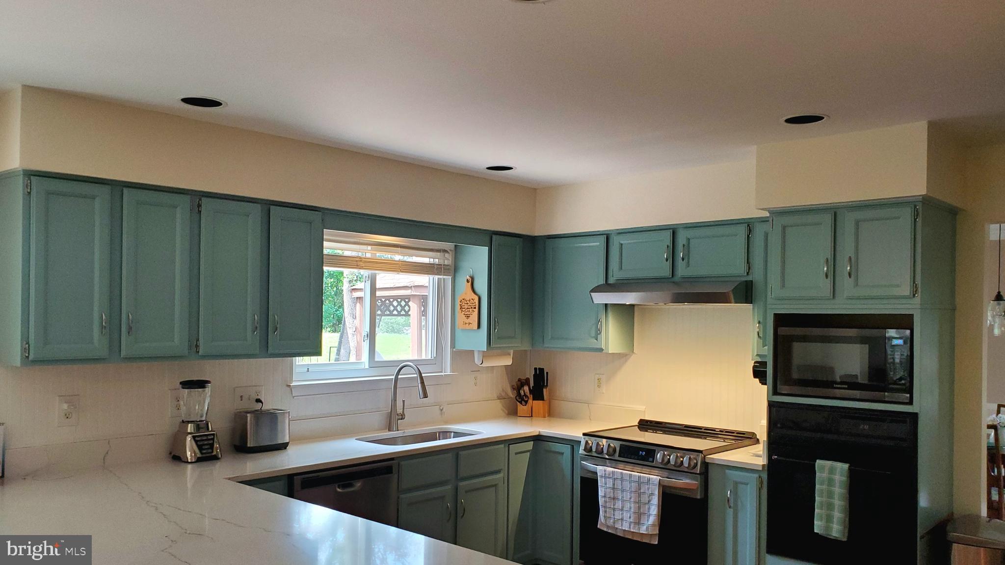 SEQUOIA ESTATES - Residential