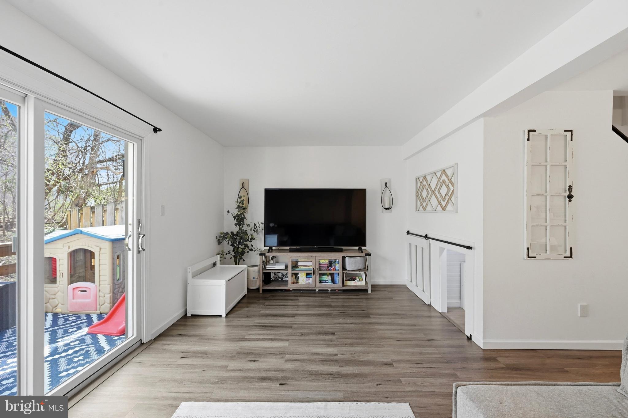 PENNELL PL - Residential