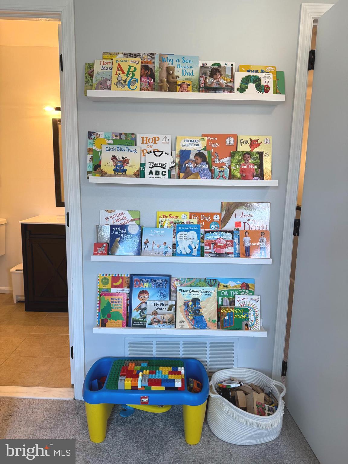 PENNELL PL - Residential