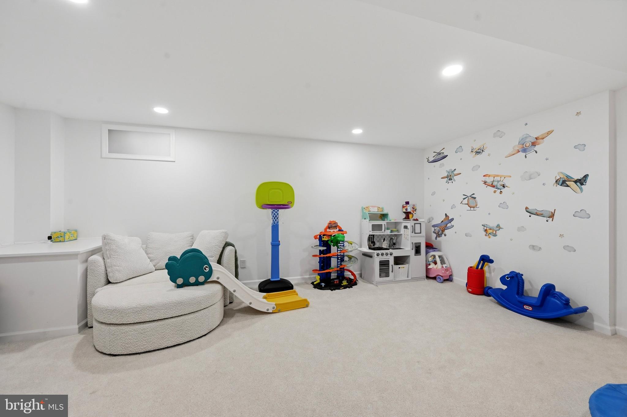 PENNELL PL - Residential