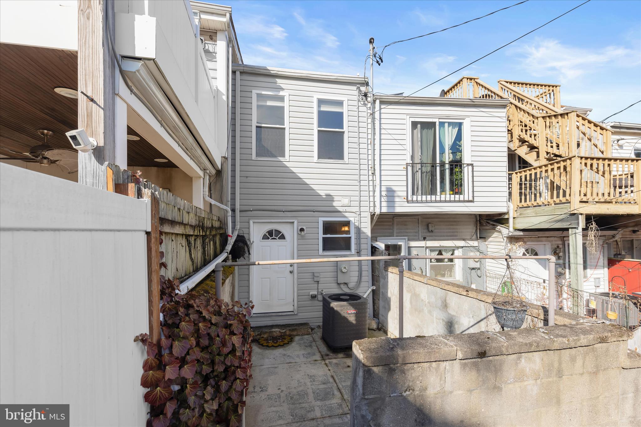 RIVERSIDE - Residential