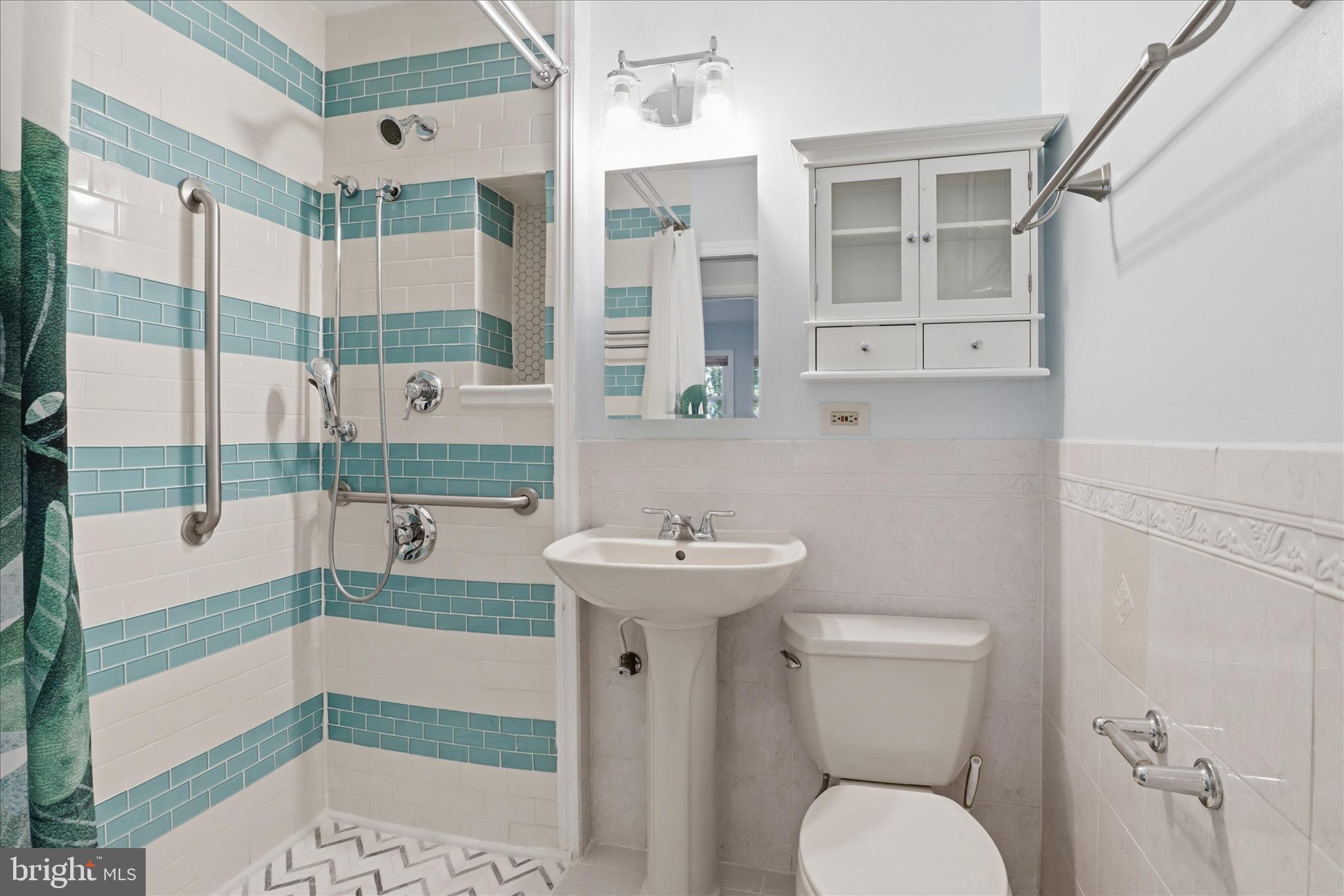 LOISDALE ESTATES - Residential