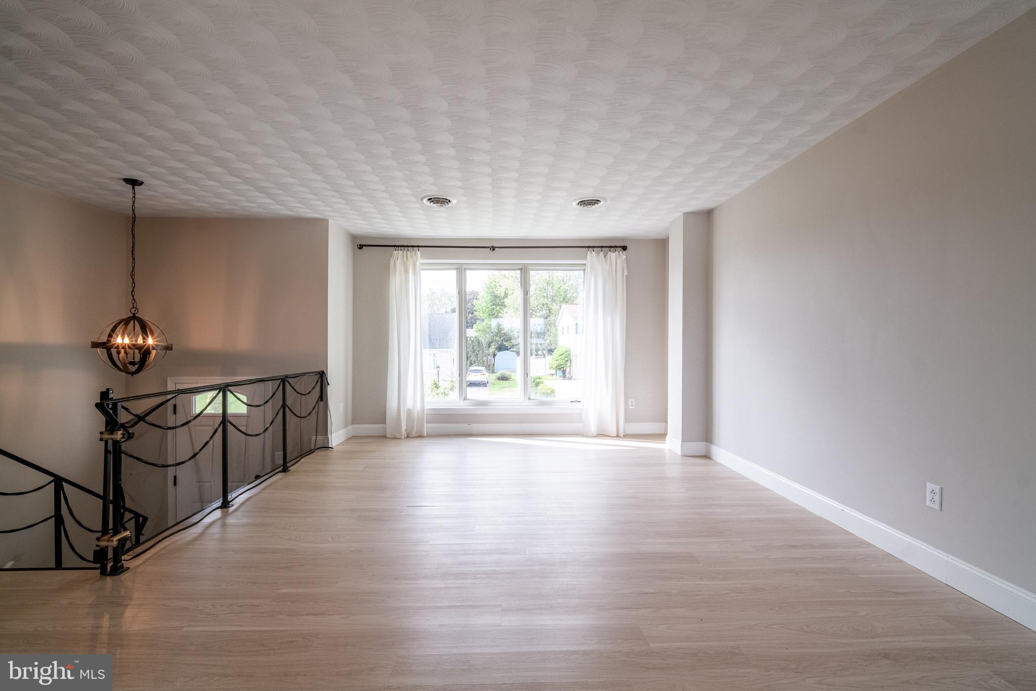907 MARBROOK LANE