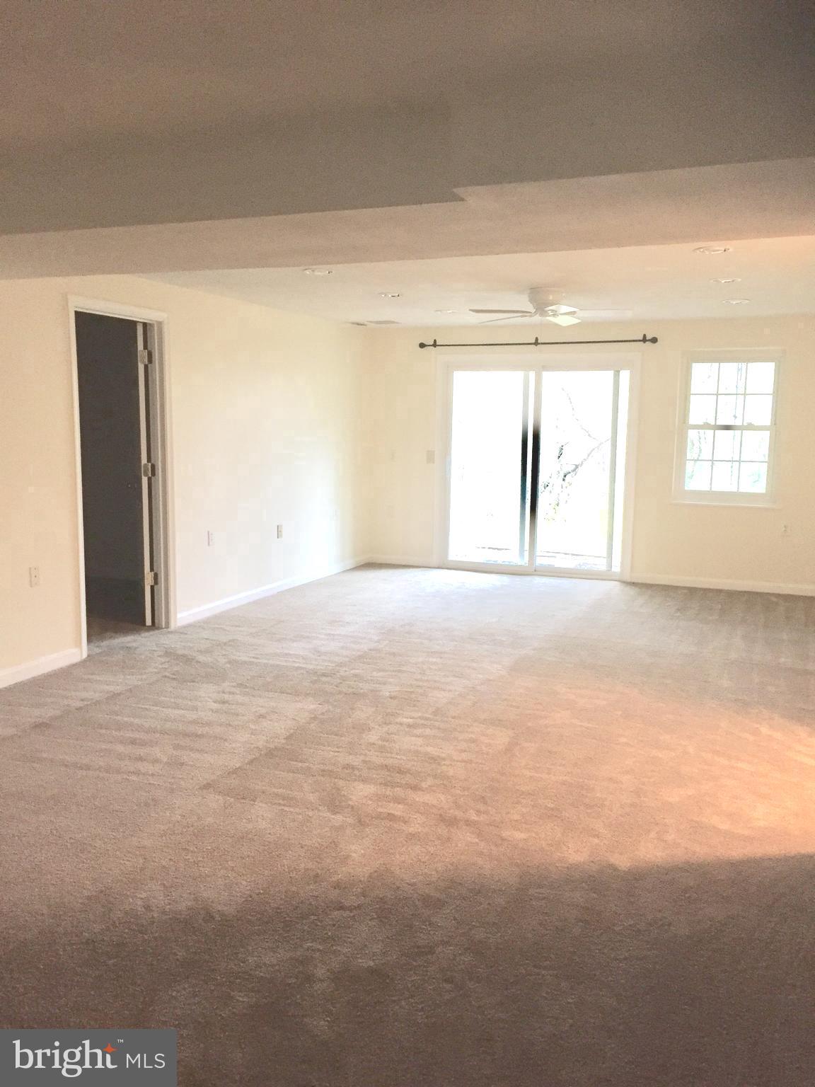 KINGS SQUARE - Residential Lease