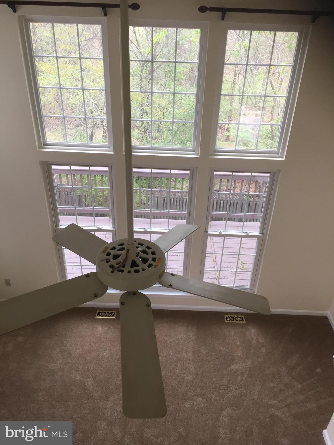 KINGS SQUARE - Residential Lease