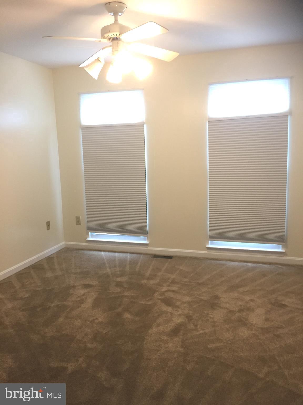 KINGS SQUARE - Residential Lease