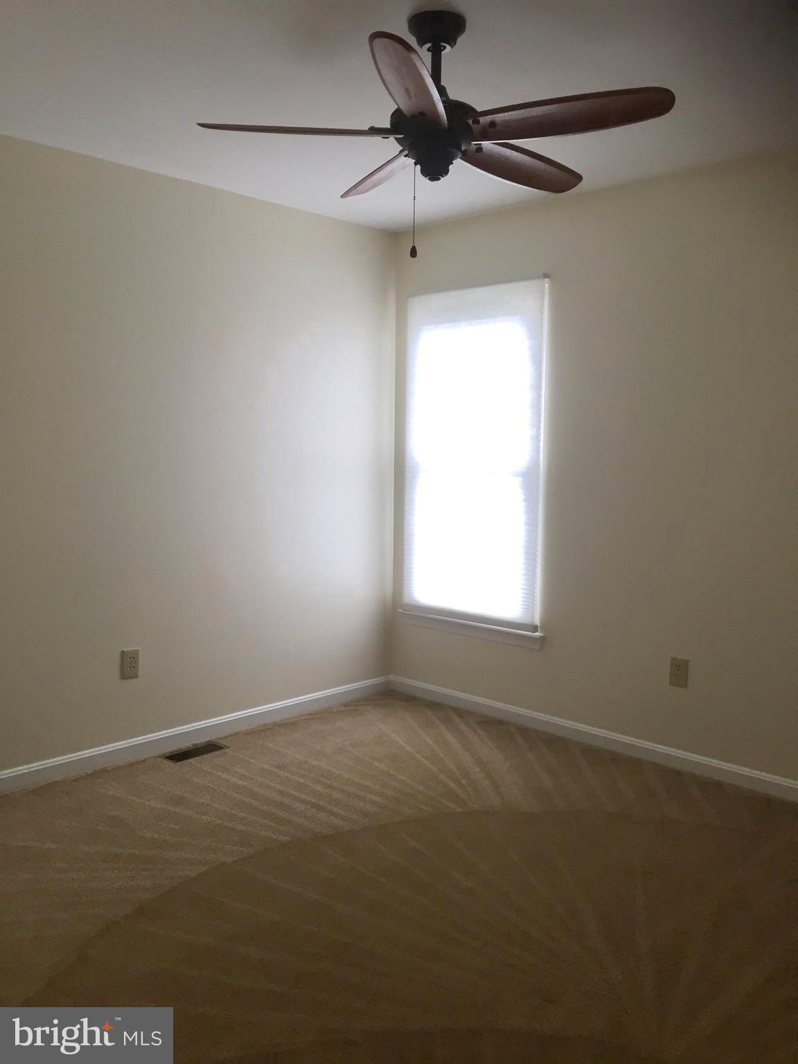 KINGS SQUARE - Residential Lease