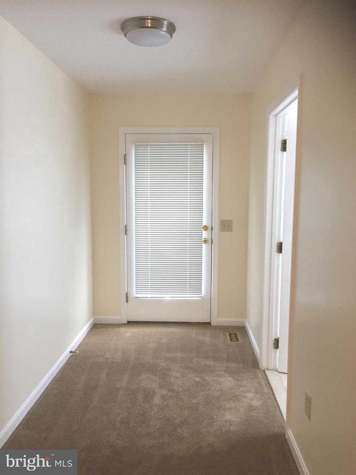 KINGS SQUARE - Residential Lease