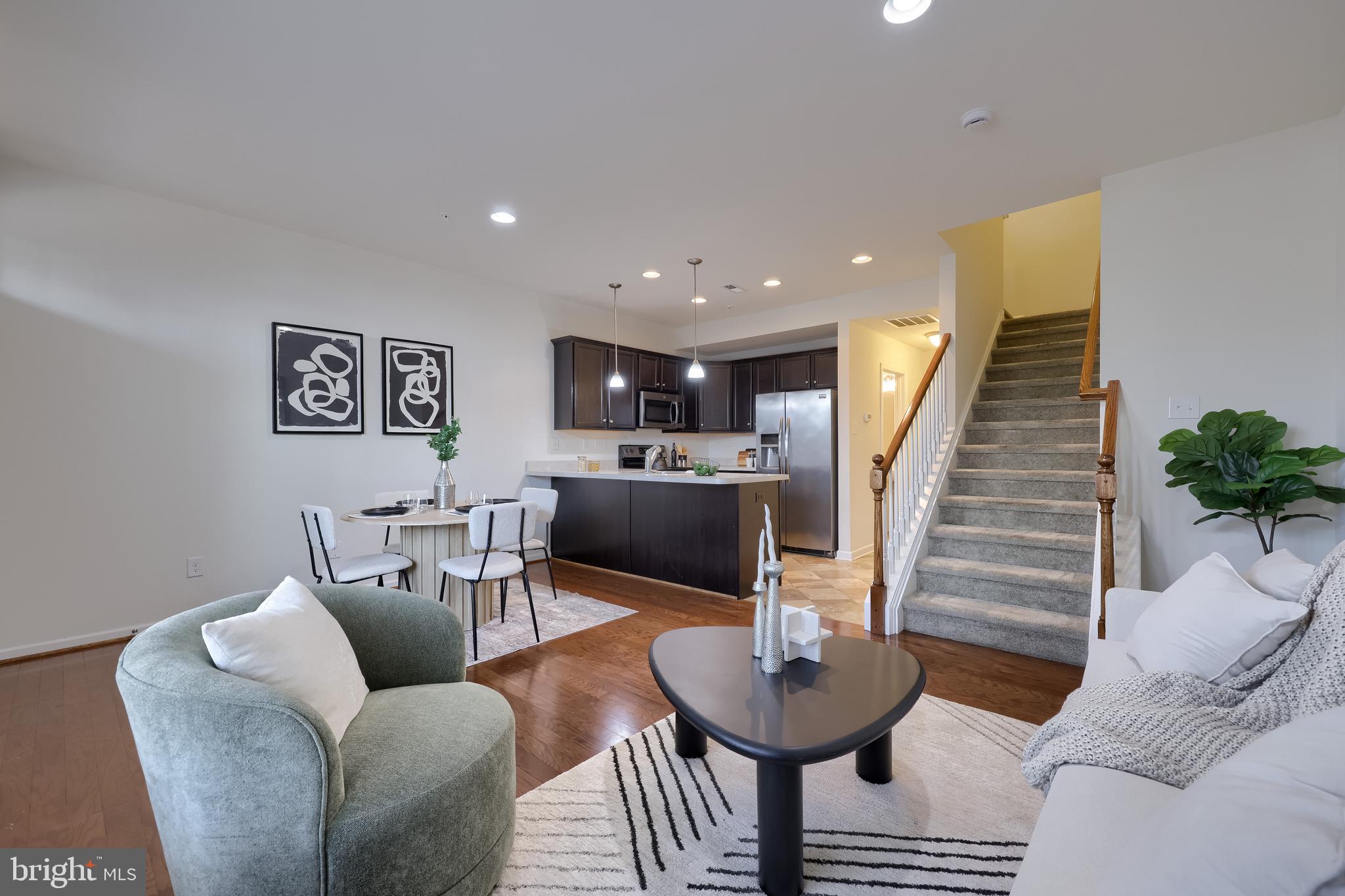 ARBOR MEWS - Residential