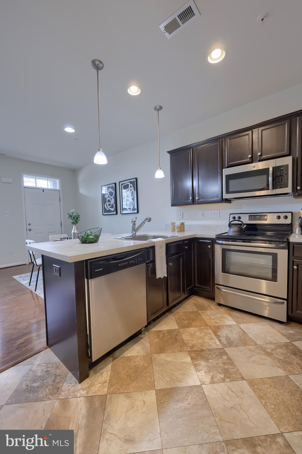 ARBOR MEWS - Residential