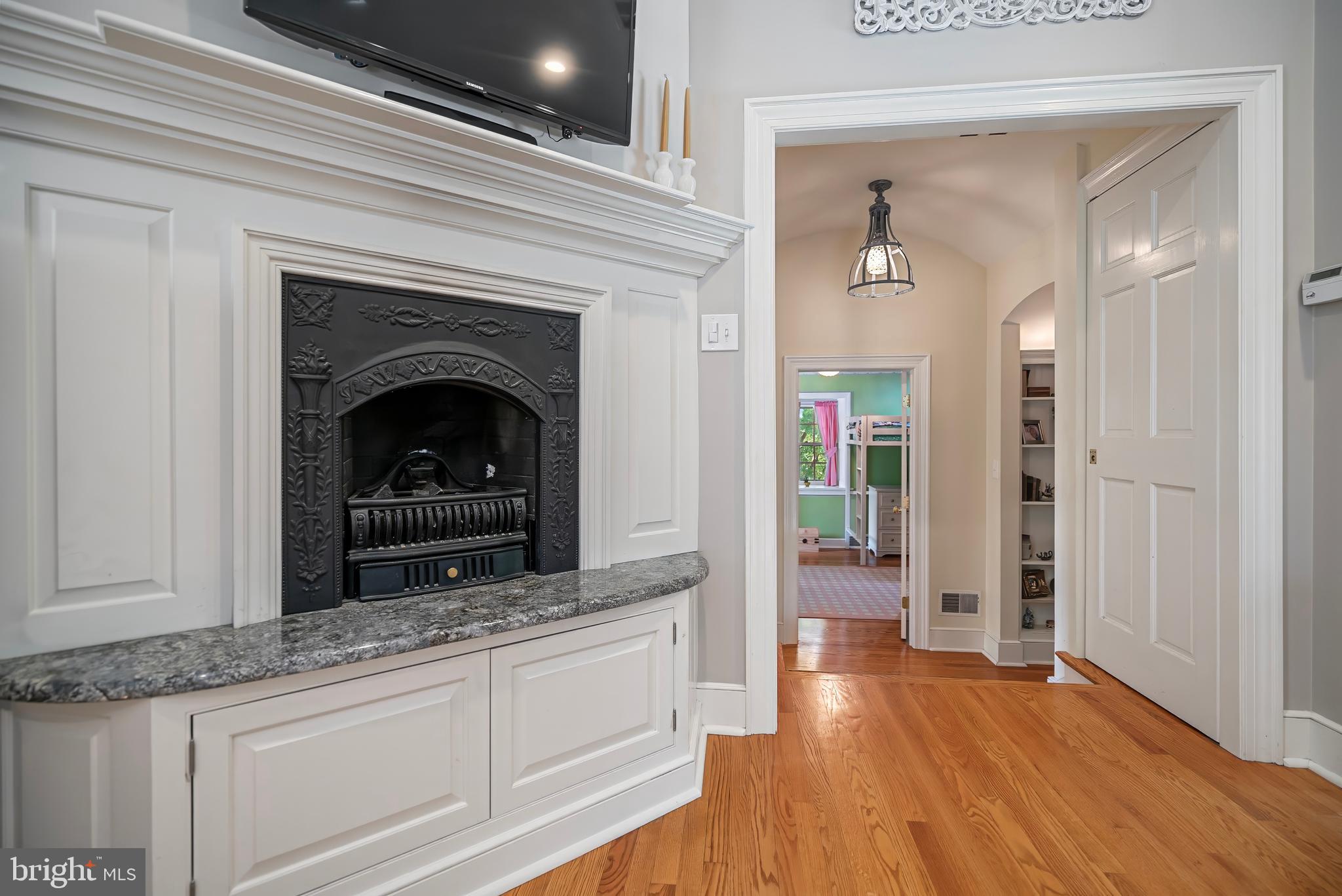 MEADOWBROOK - Residential