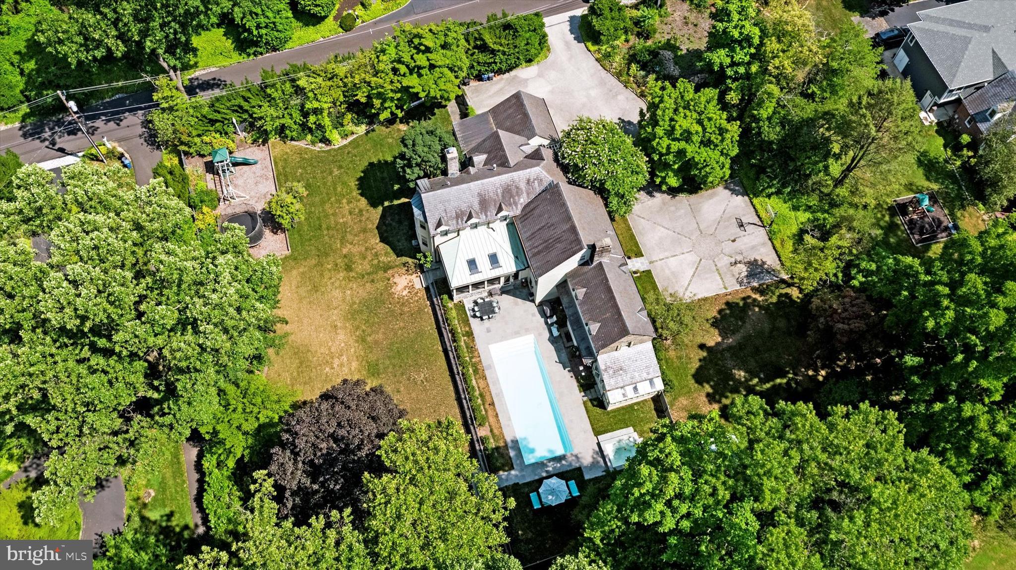 MEADOWBROOK - Residential