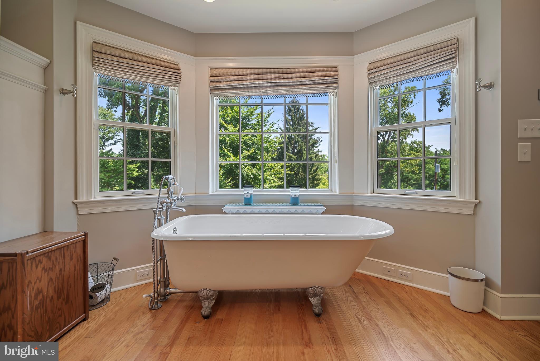 MEADOWBROOK - Residential