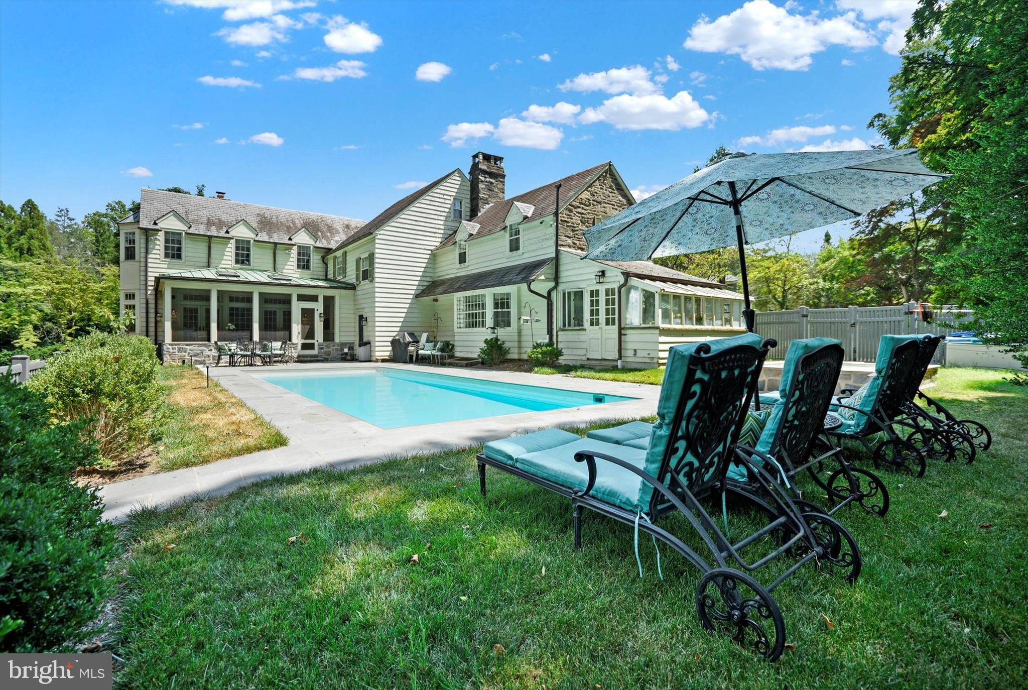 MEADOWBROOK - Residential