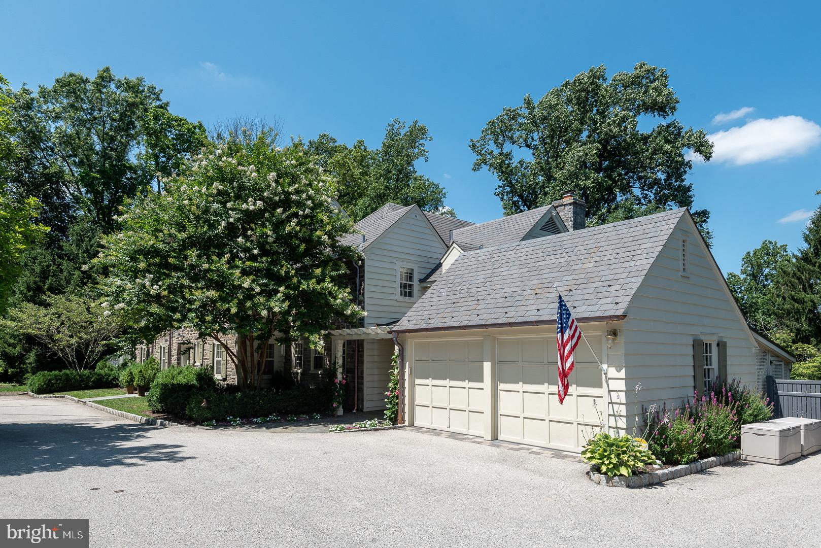 MEADOWBROOK - Residential