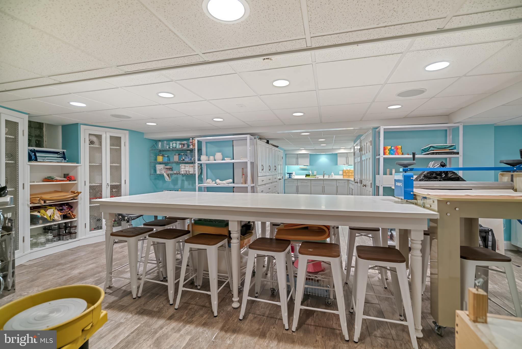 MEADOWBROOK - Residential