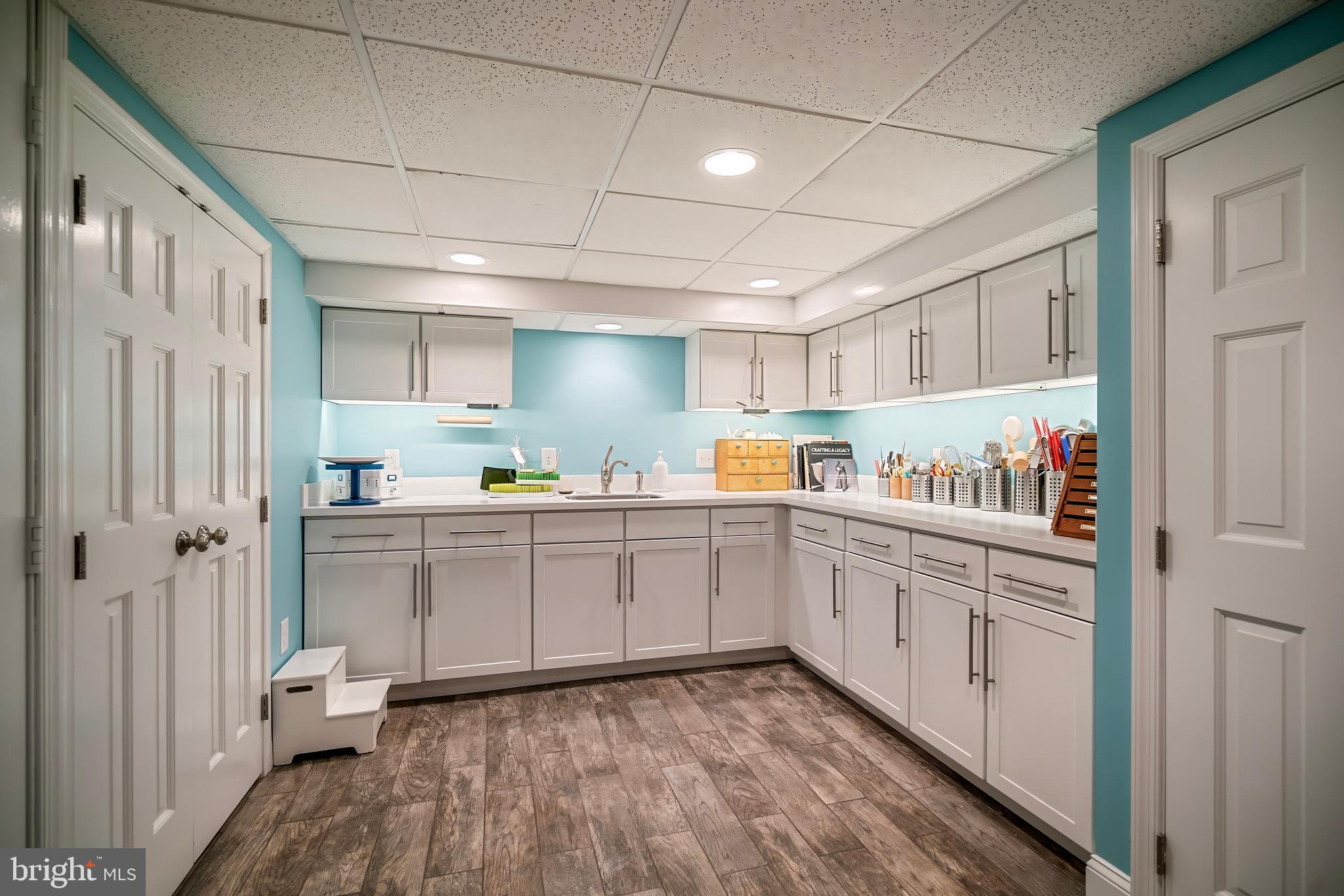 MEADOWBROOK - Residential