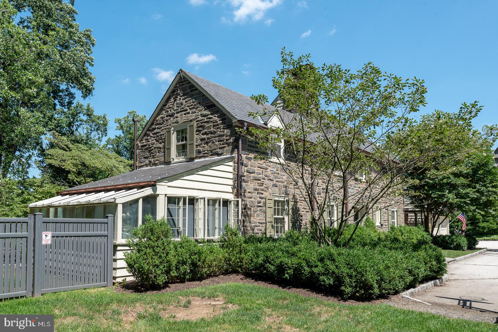 MEADOWBROOK - Residential