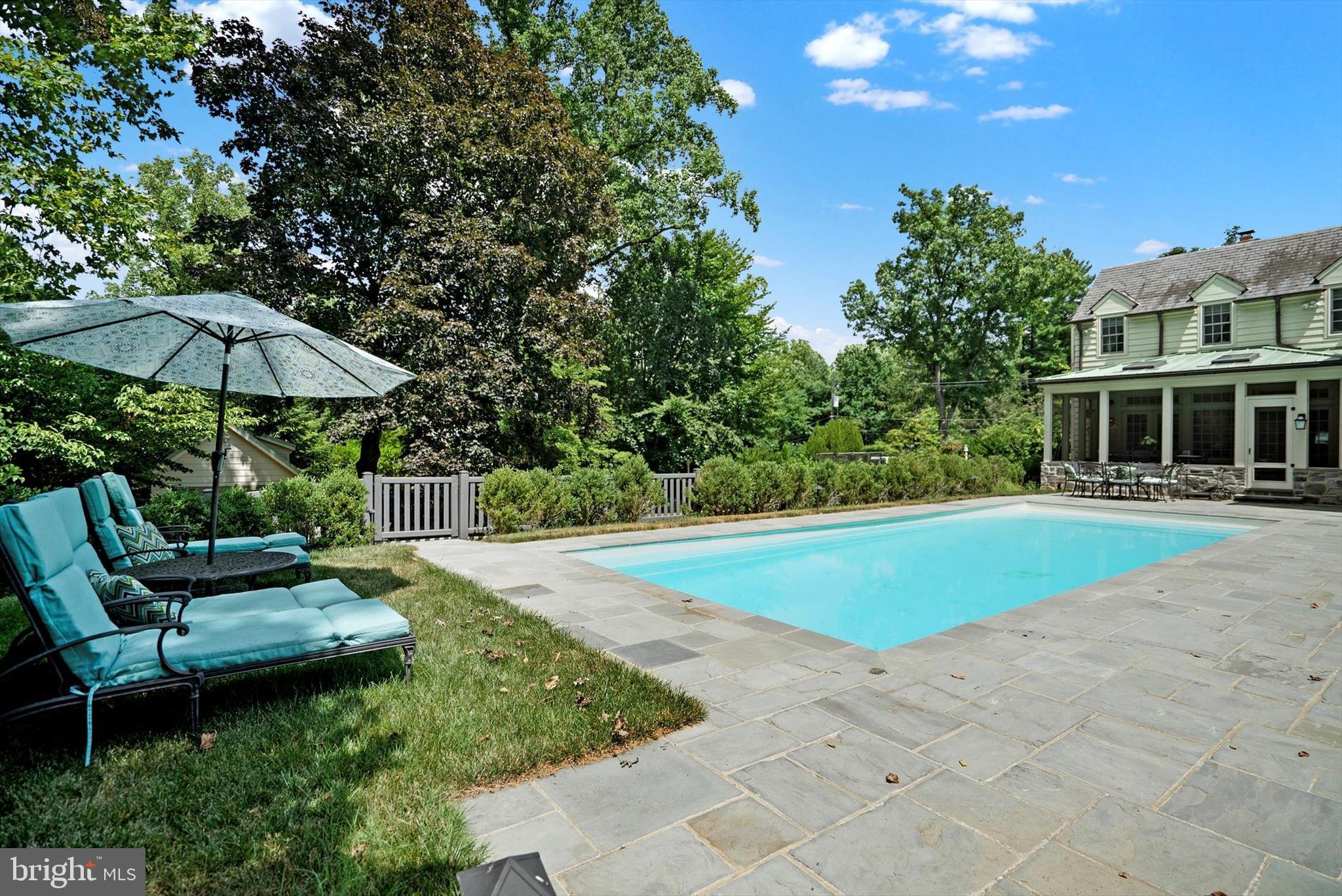 MEADOWBROOK - Residential