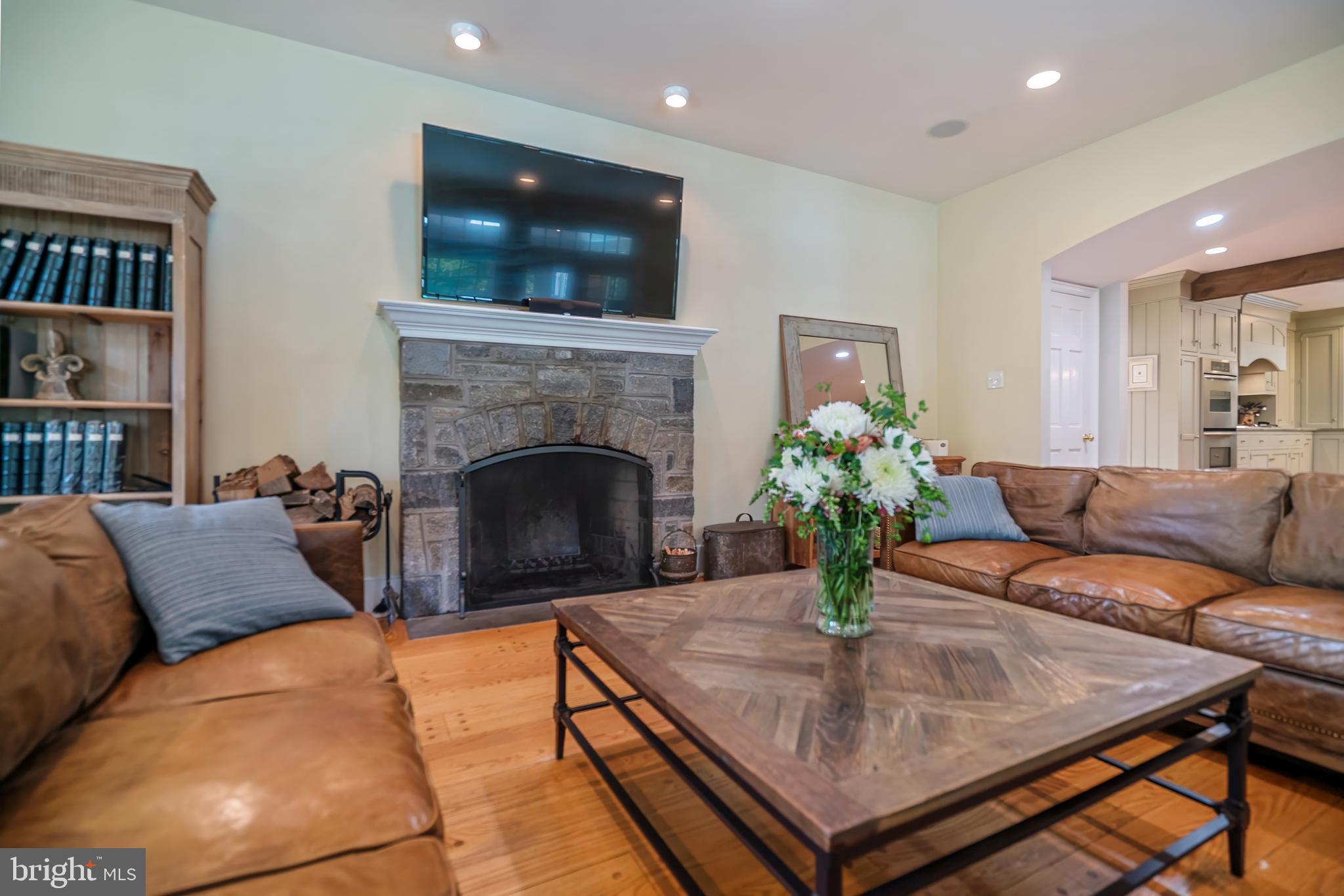 MEADOWBROOK - Residential