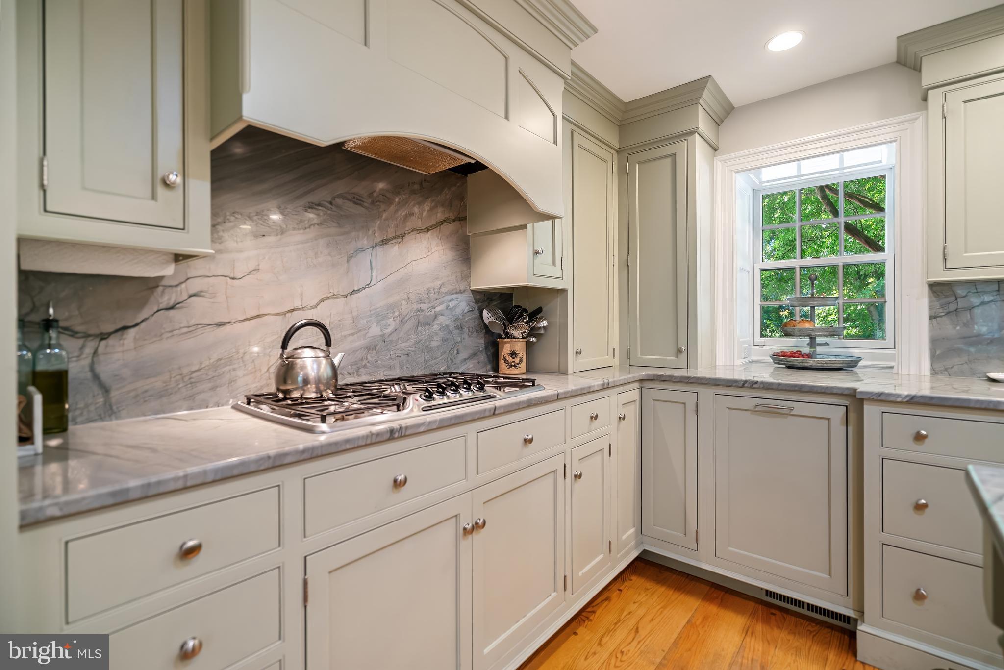 MEADOWBROOK - Residential