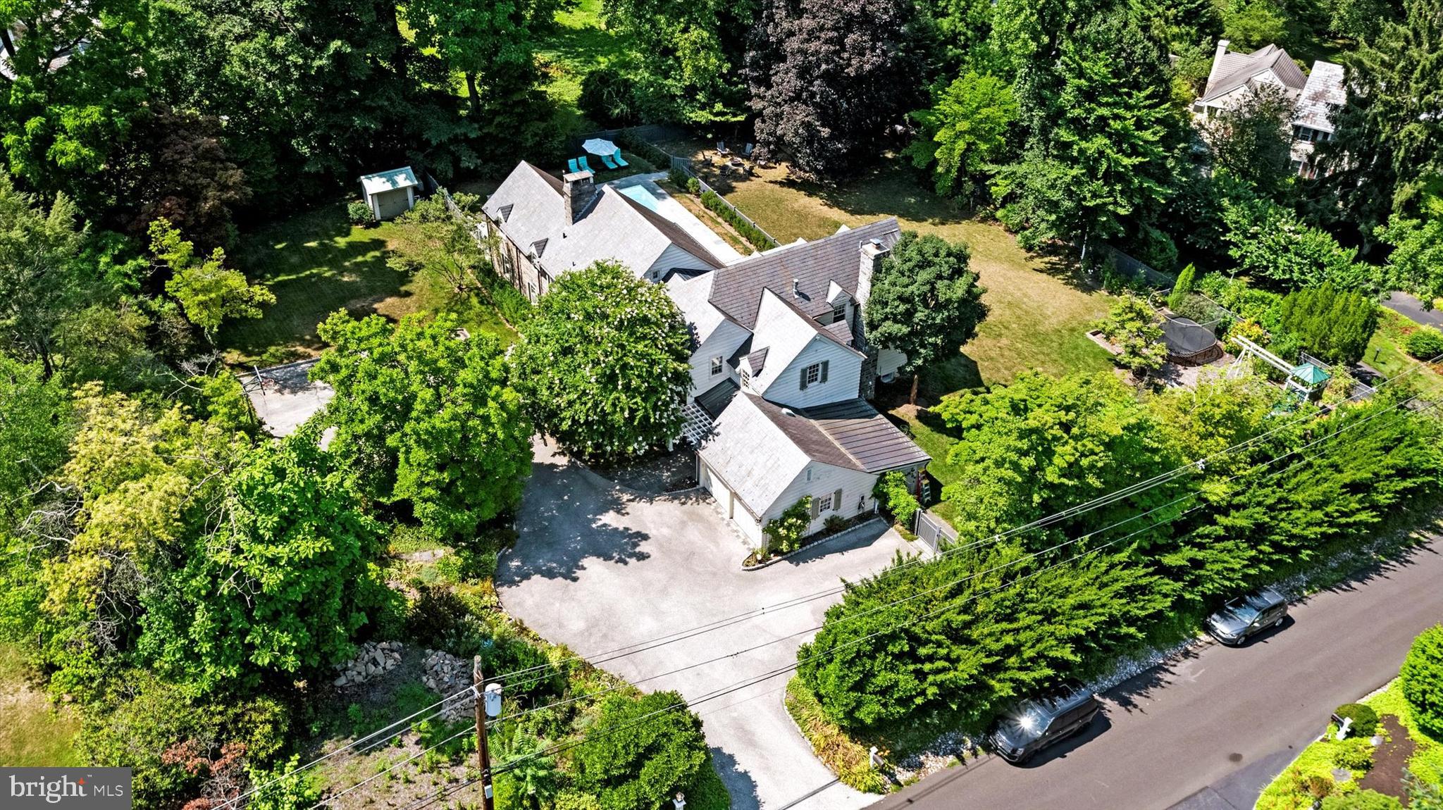 MEADOWBROOK - Residential