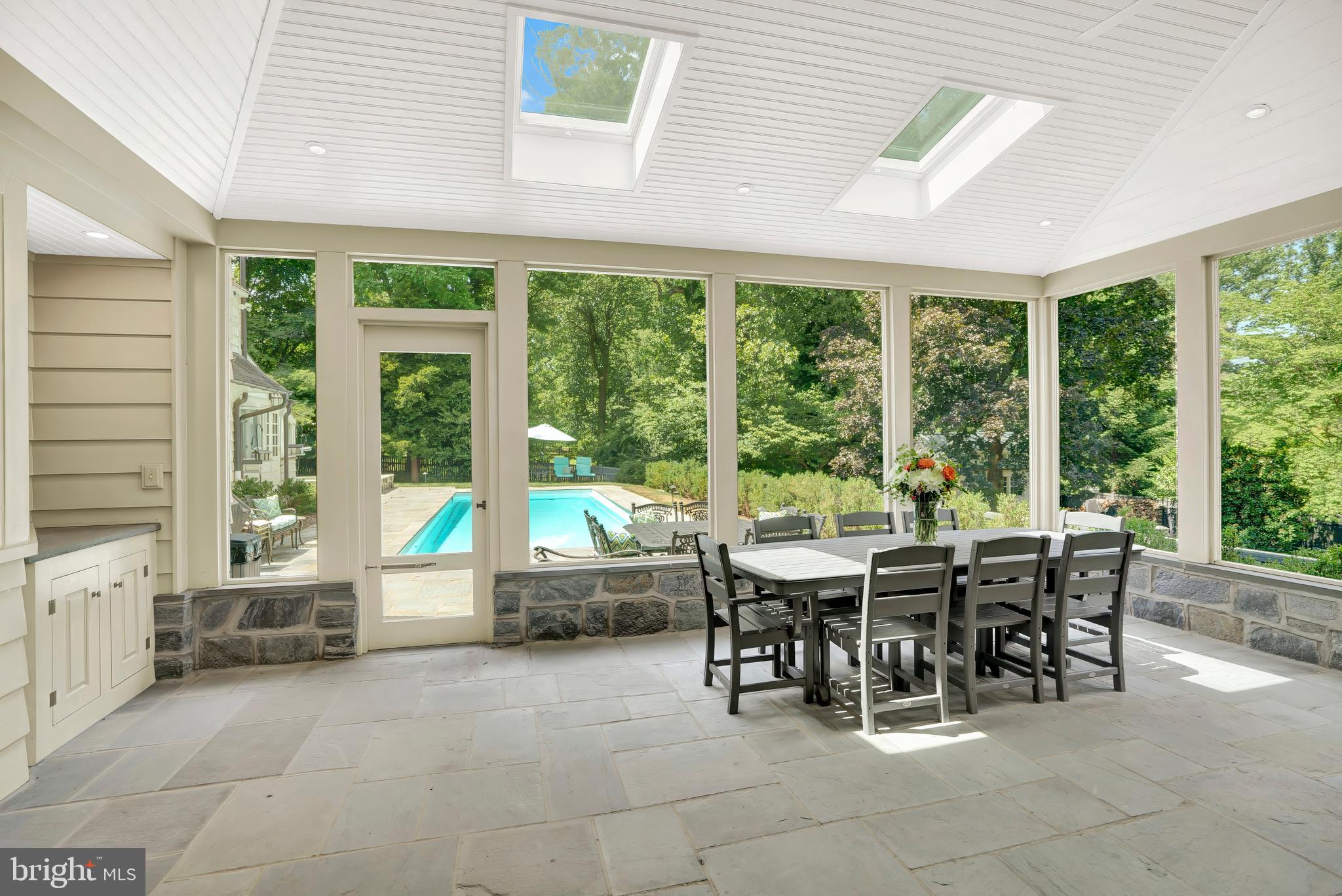 MEADOWBROOK - Residential