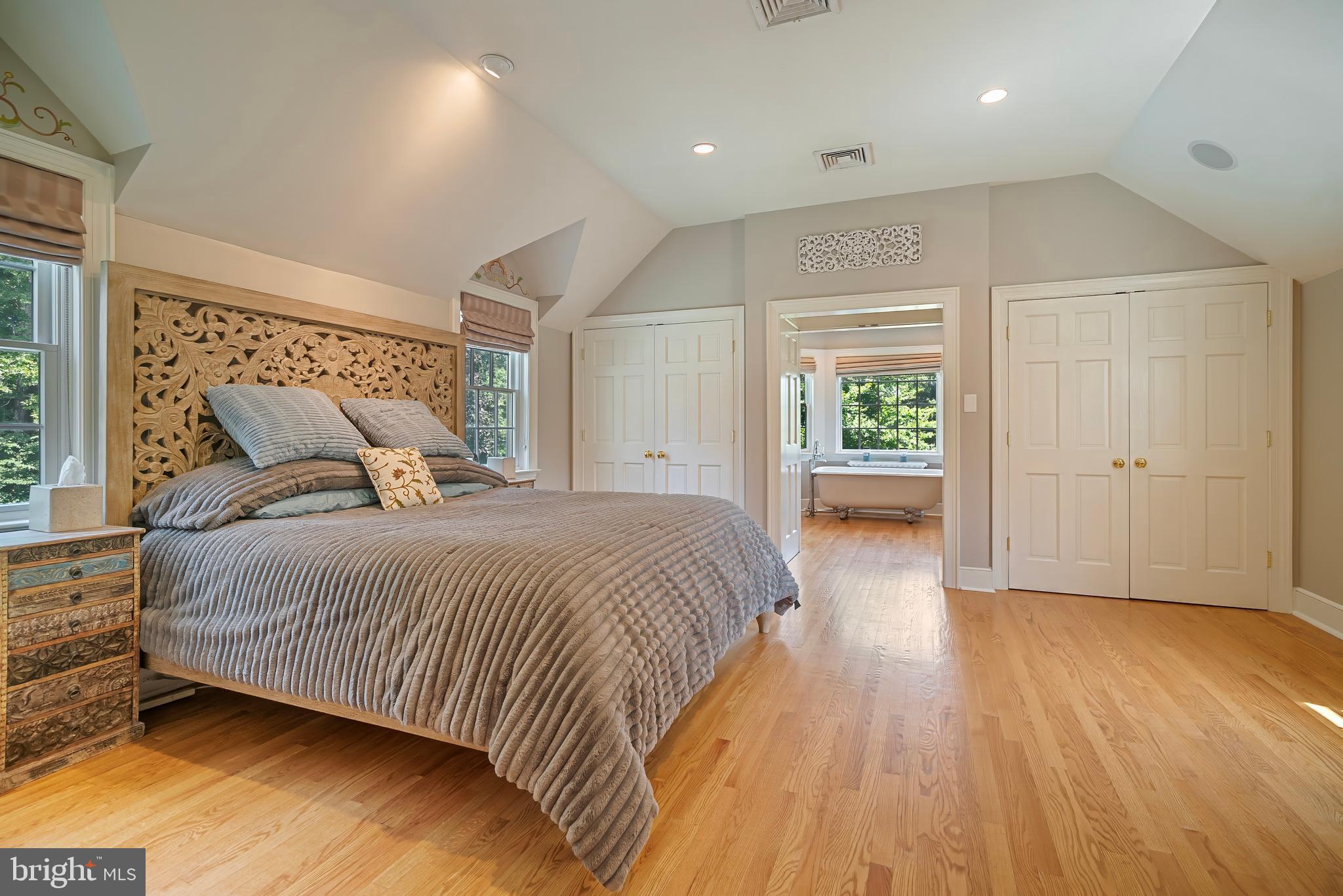 MEADOWBROOK - Residential