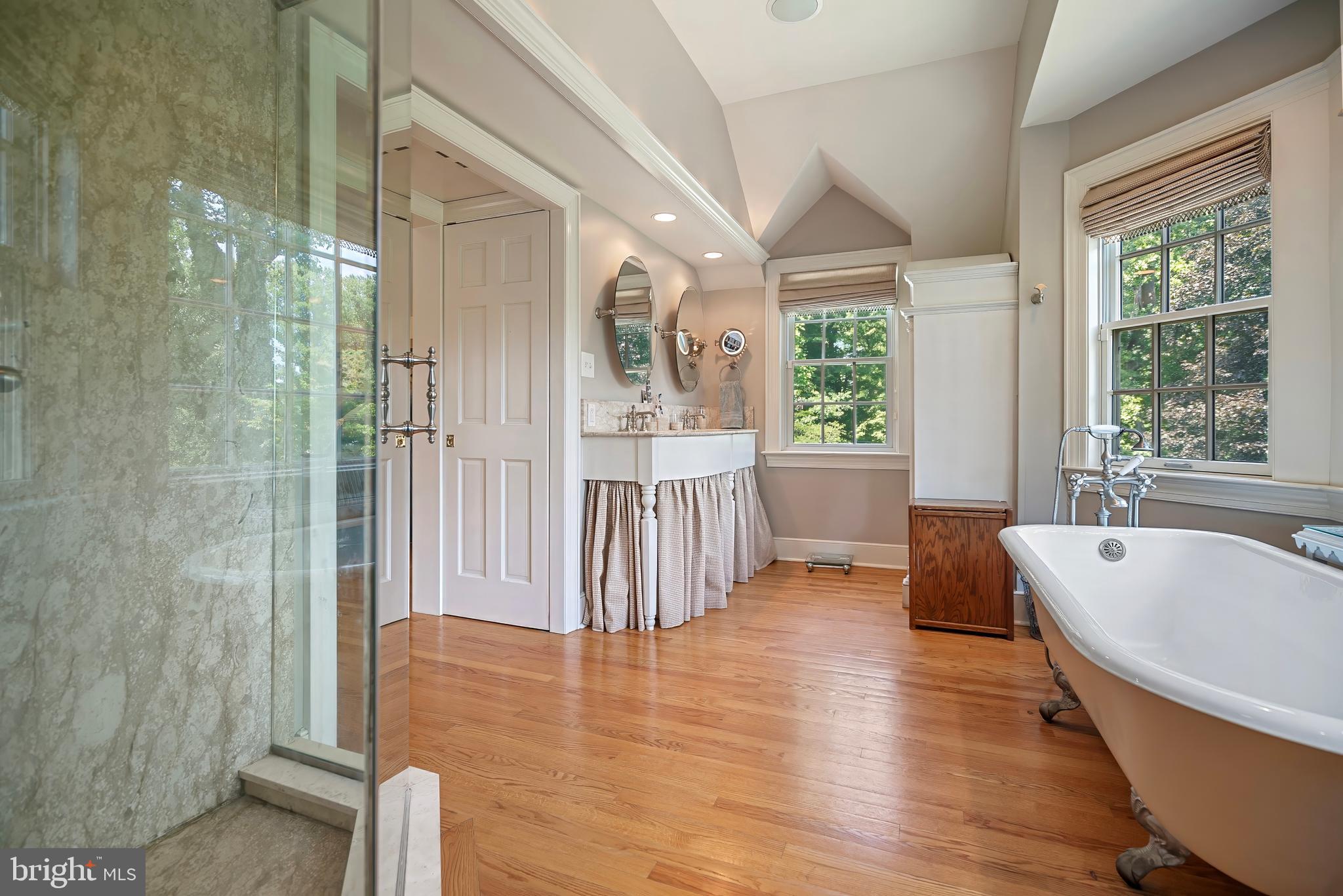 MEADOWBROOK - Residential