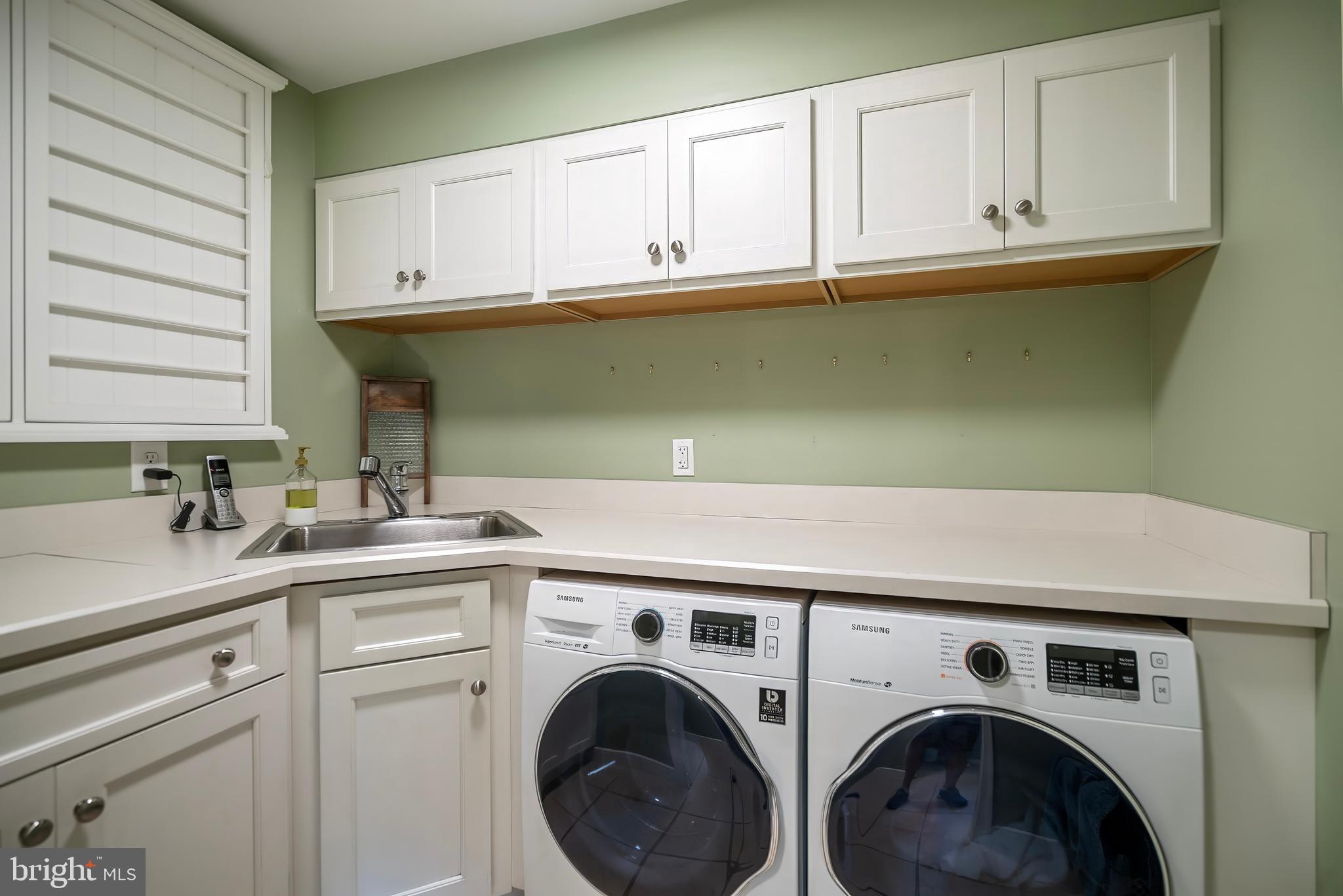 MEADOWBROOK - Residential