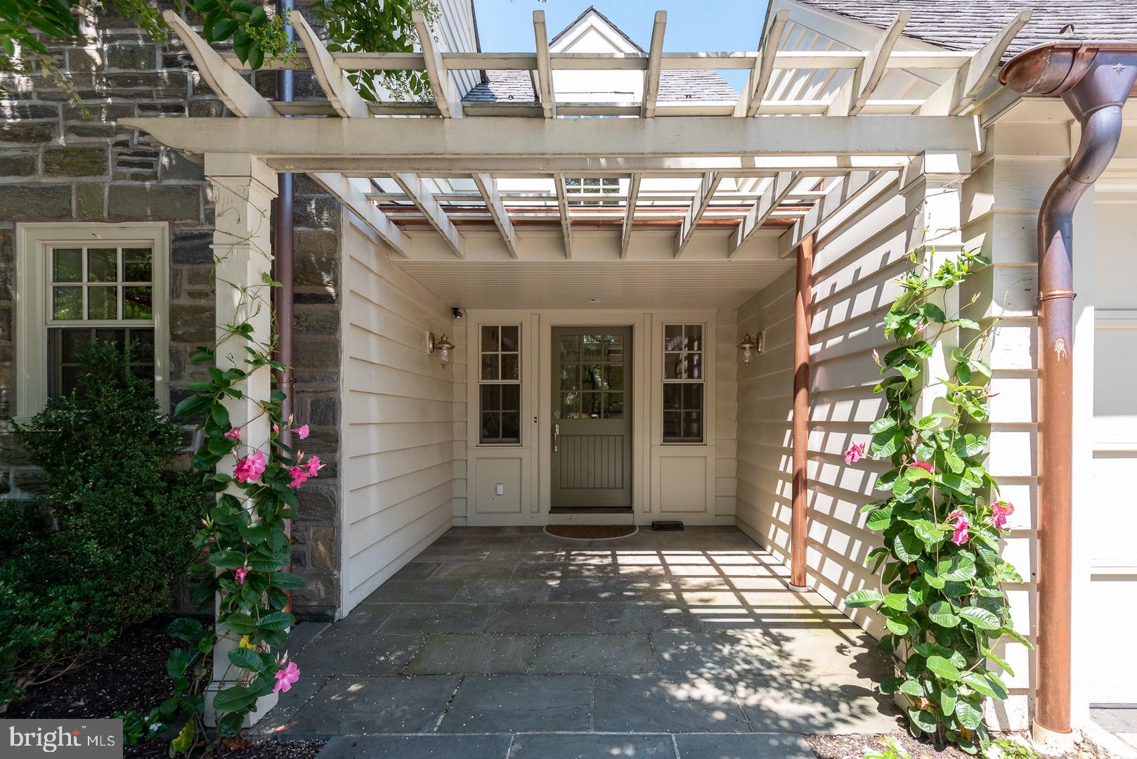 MEADOWBROOK - Residential