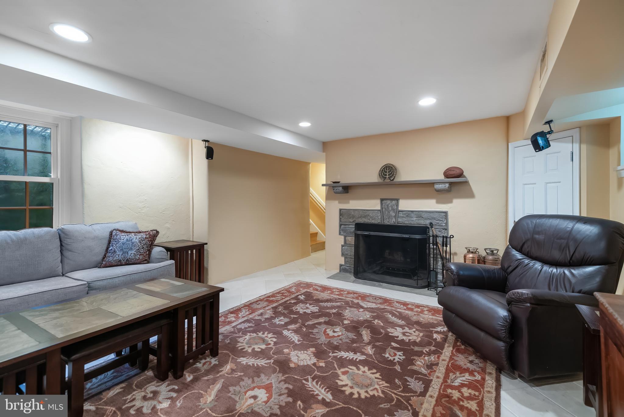 MEADOWBROOK - Residential