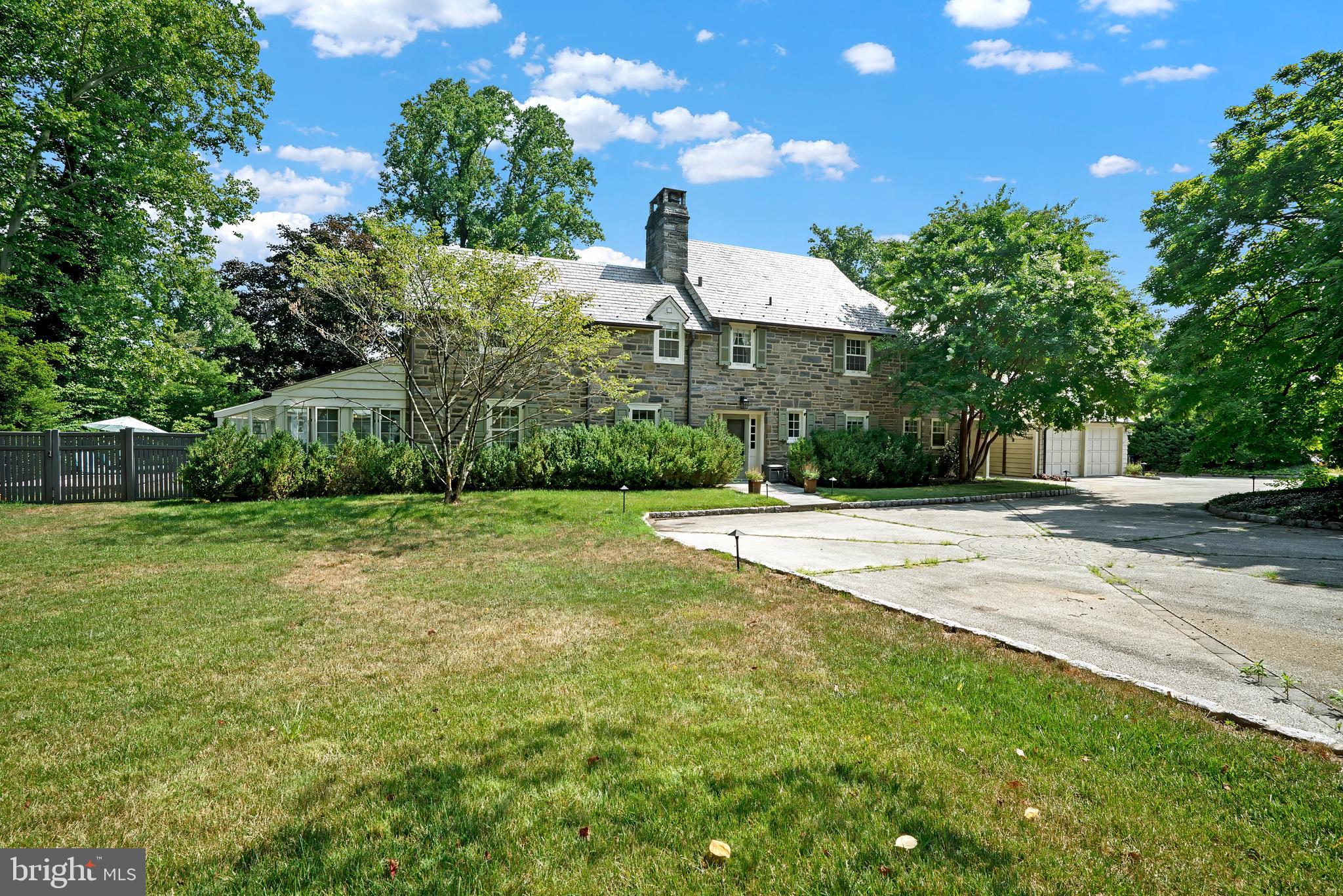 MEADOWBROOK - Residential