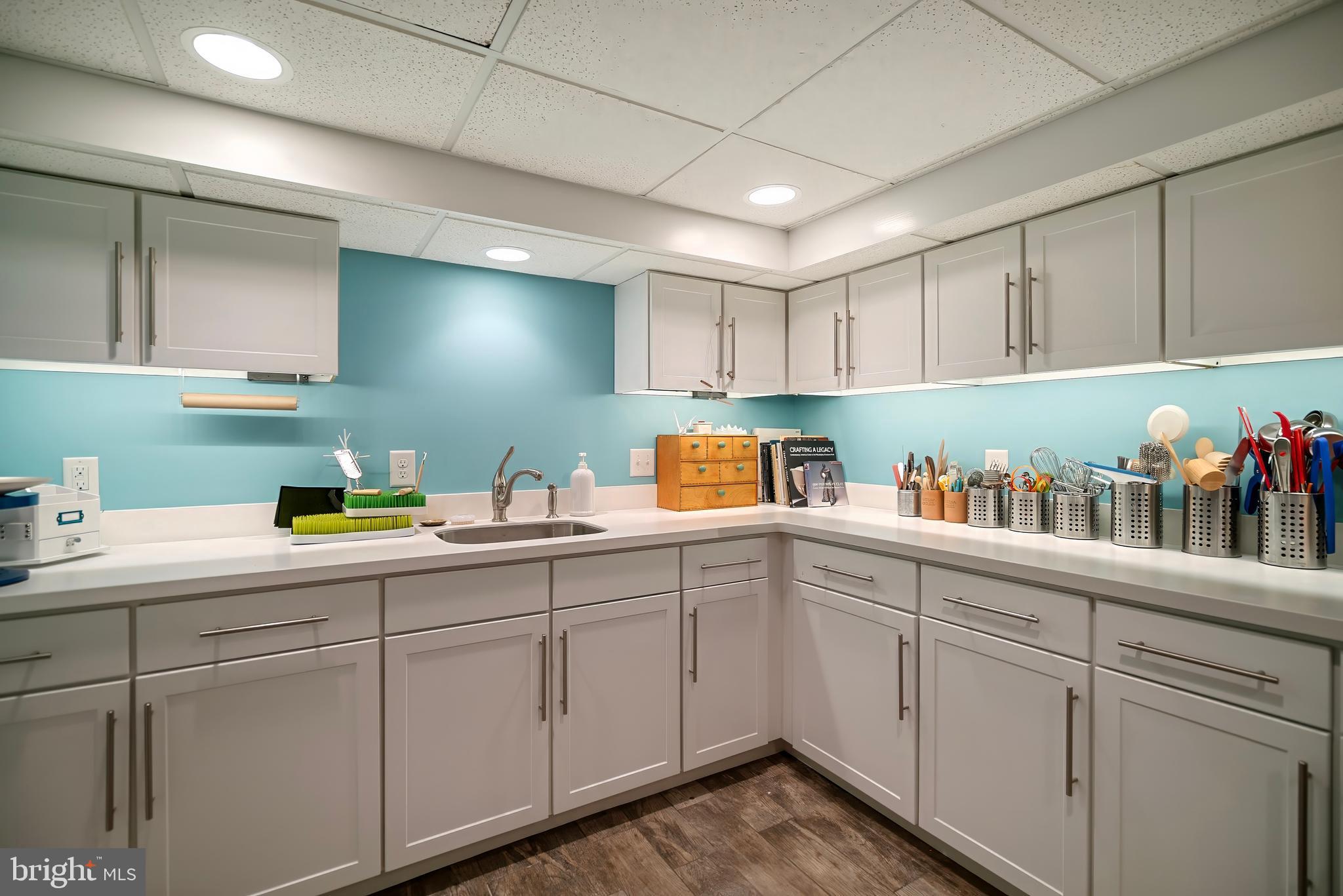 MEADOWBROOK - Residential