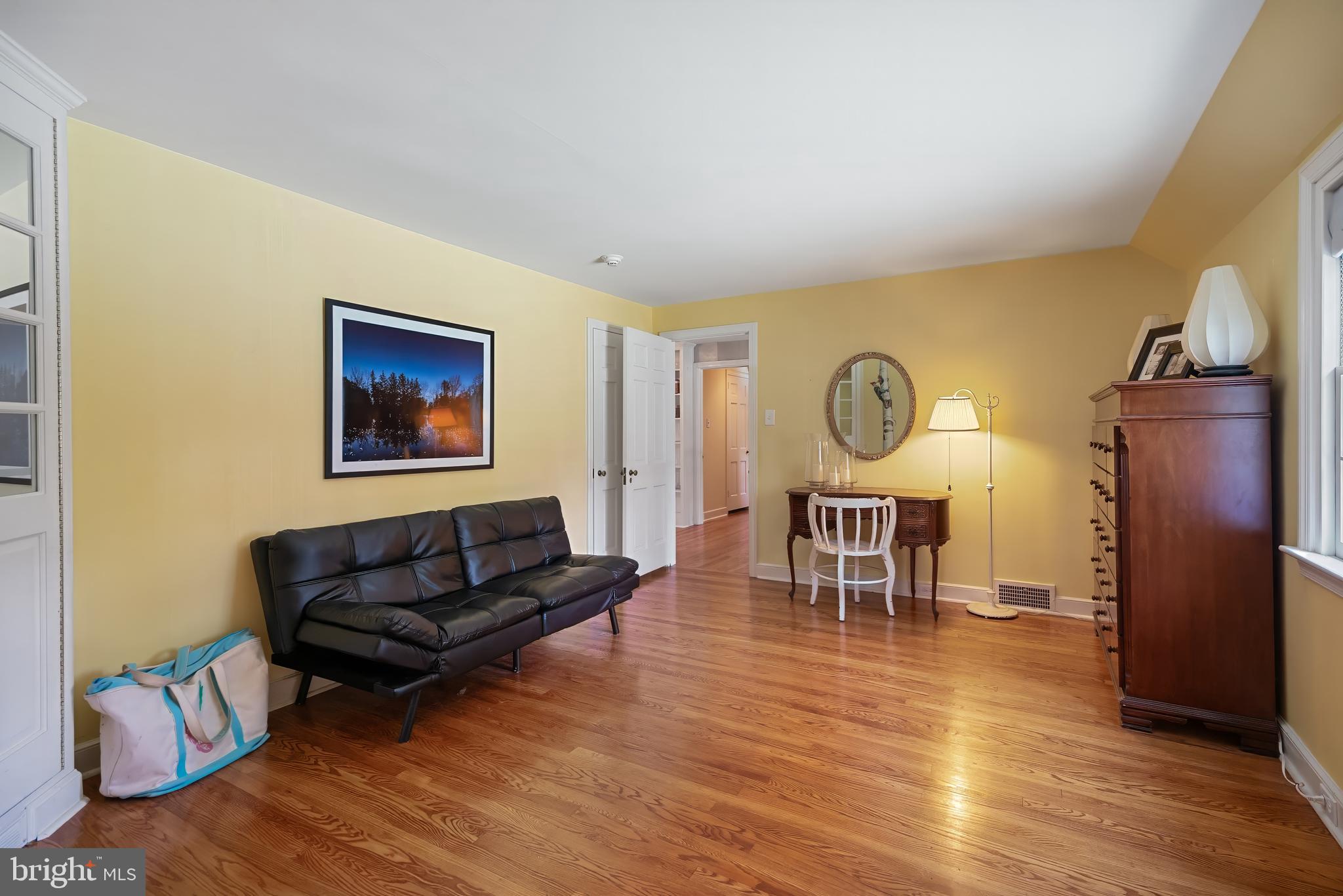 MEADOWBROOK - Residential