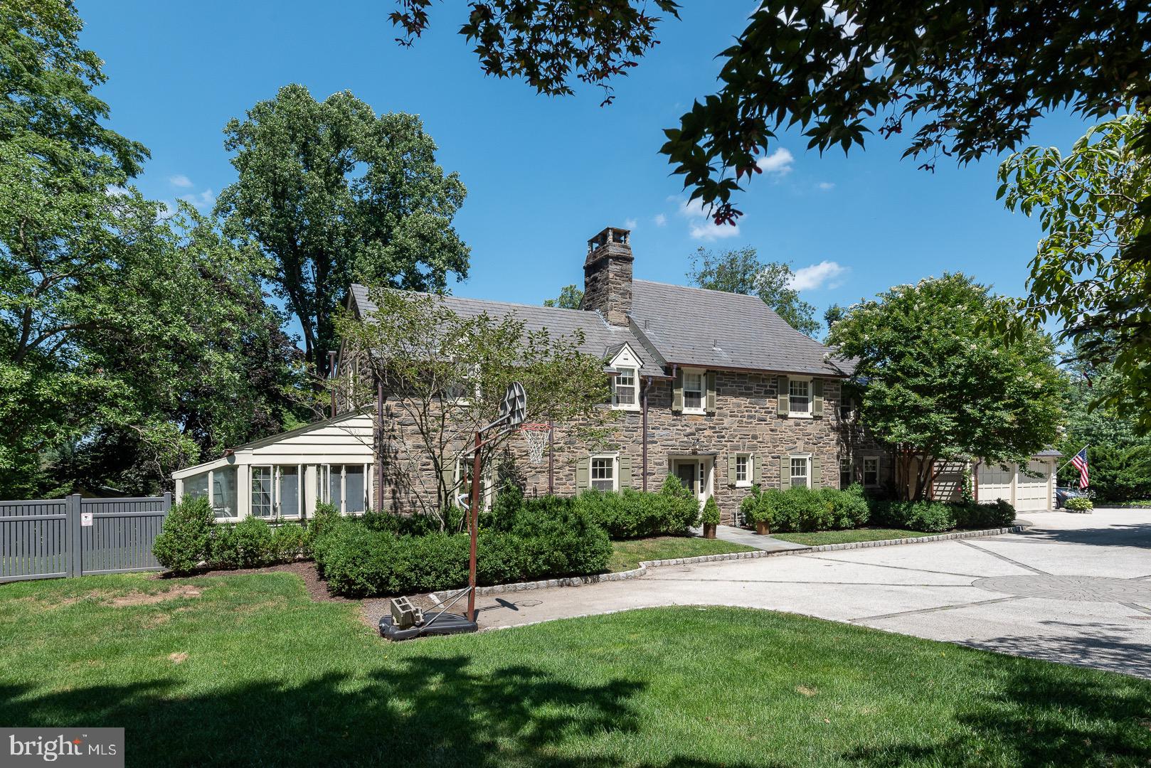 MEADOWBROOK - Residential