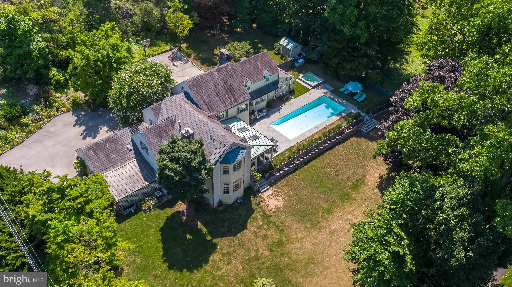 MEADOWBROOK - Residential