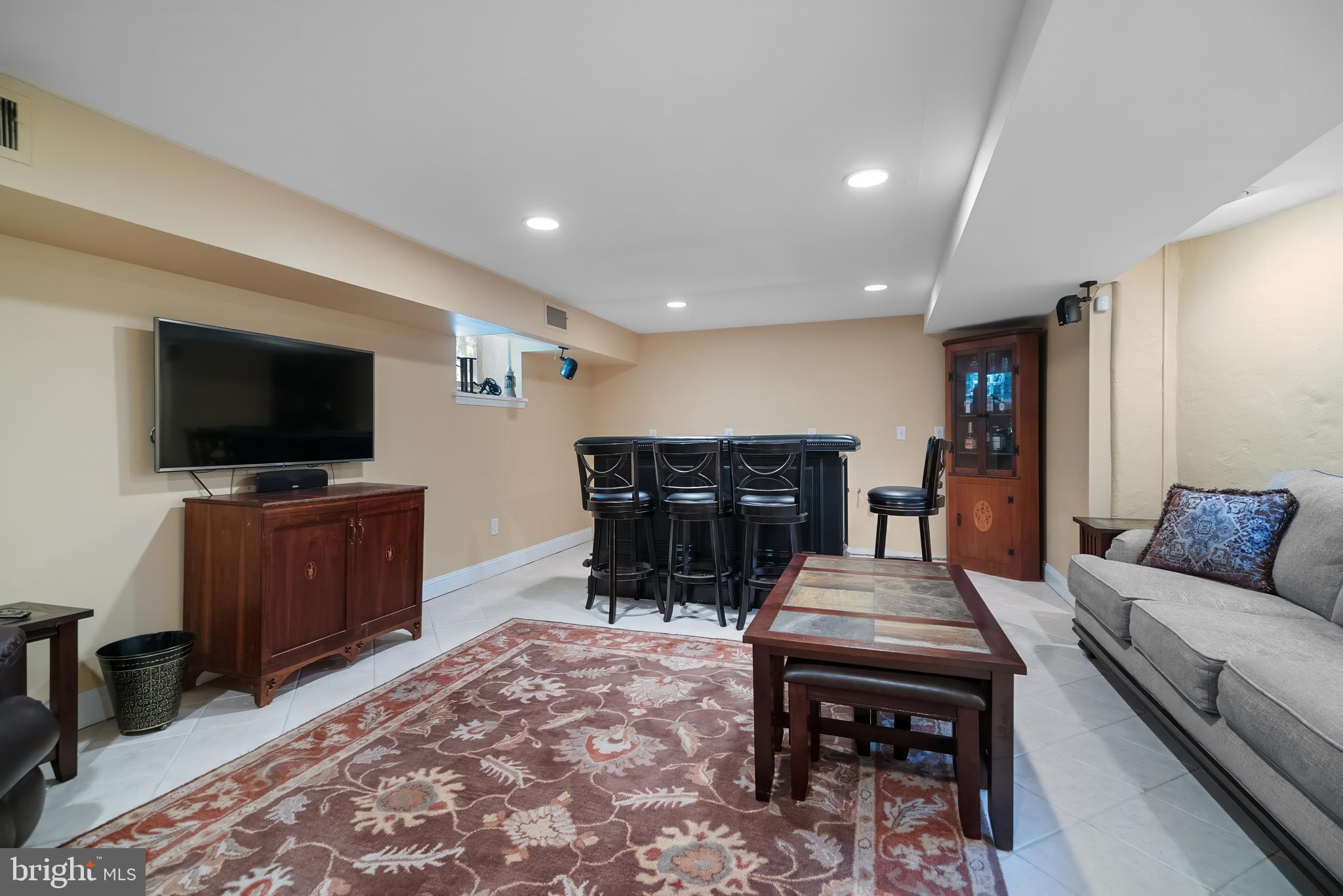 MEADOWBROOK - Residential