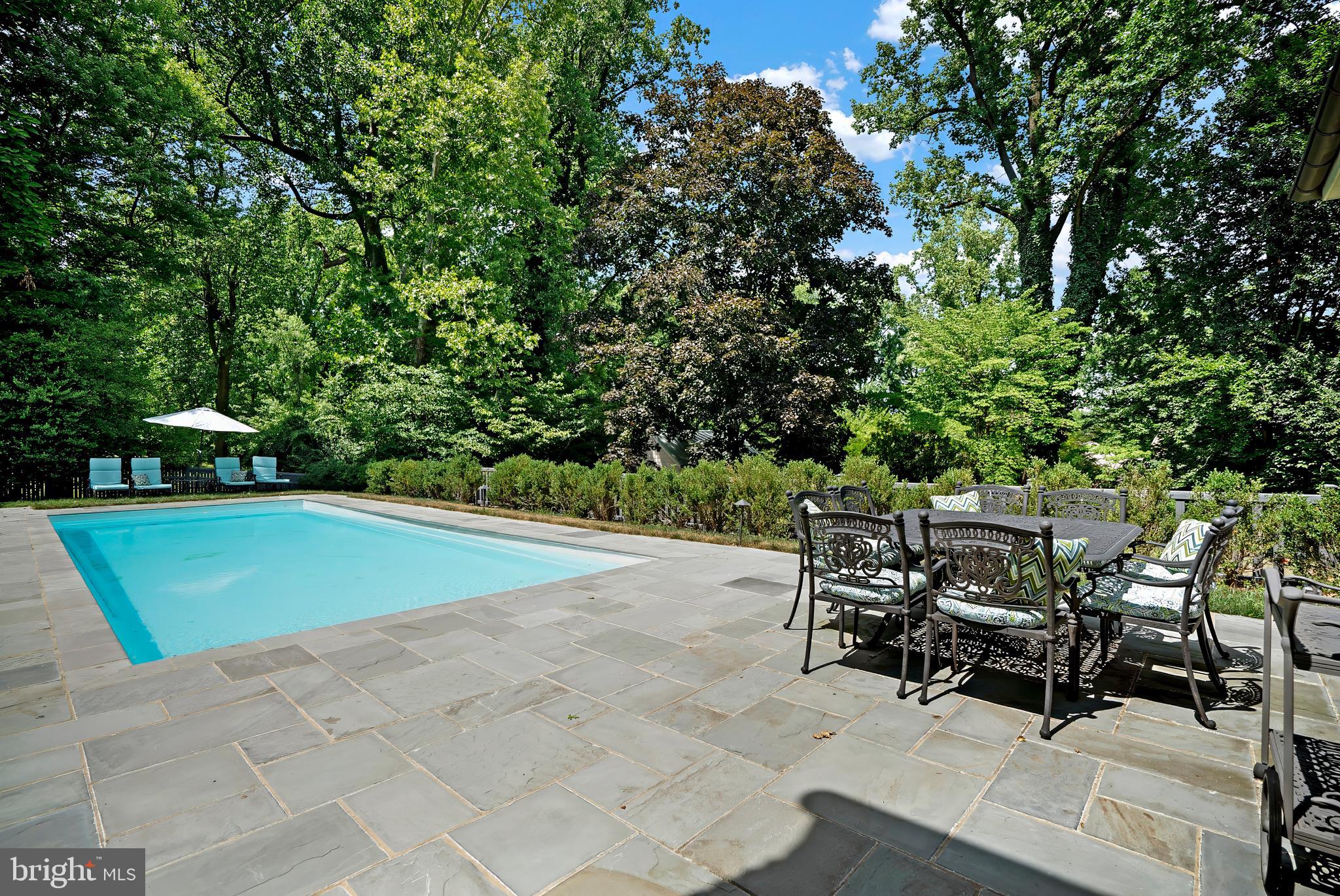 MEADOWBROOK - Residential