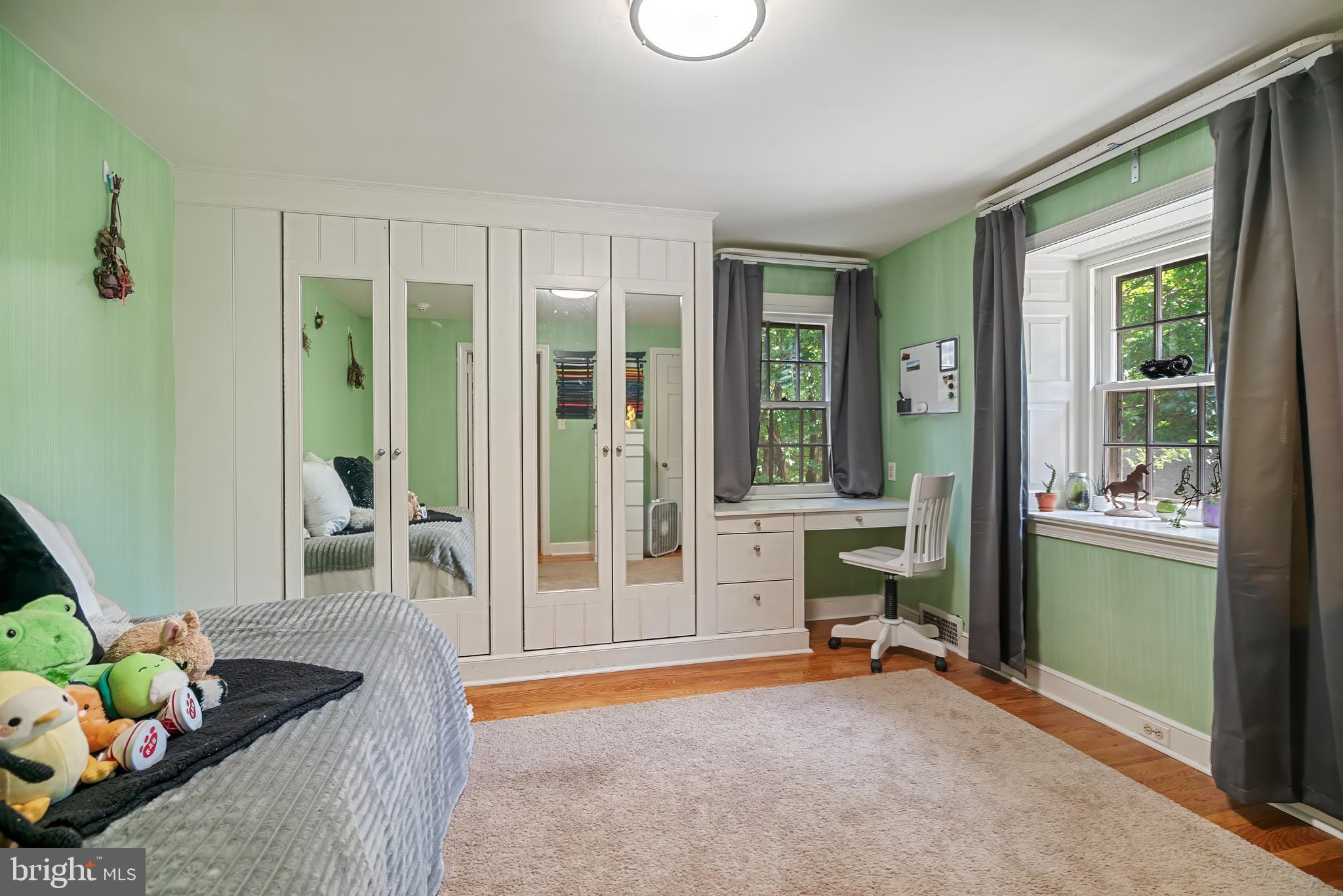 MEADOWBROOK - Residential