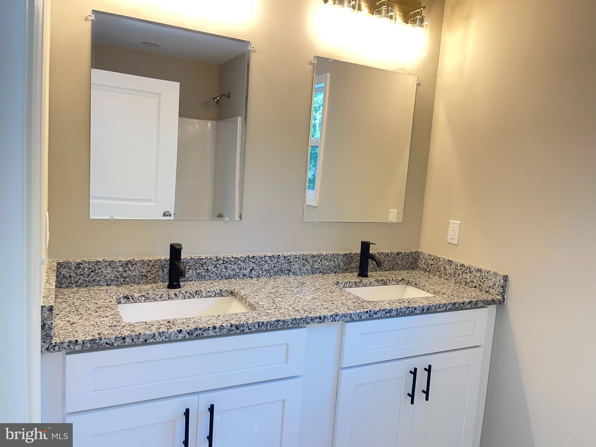 LAKE LAND - Residential